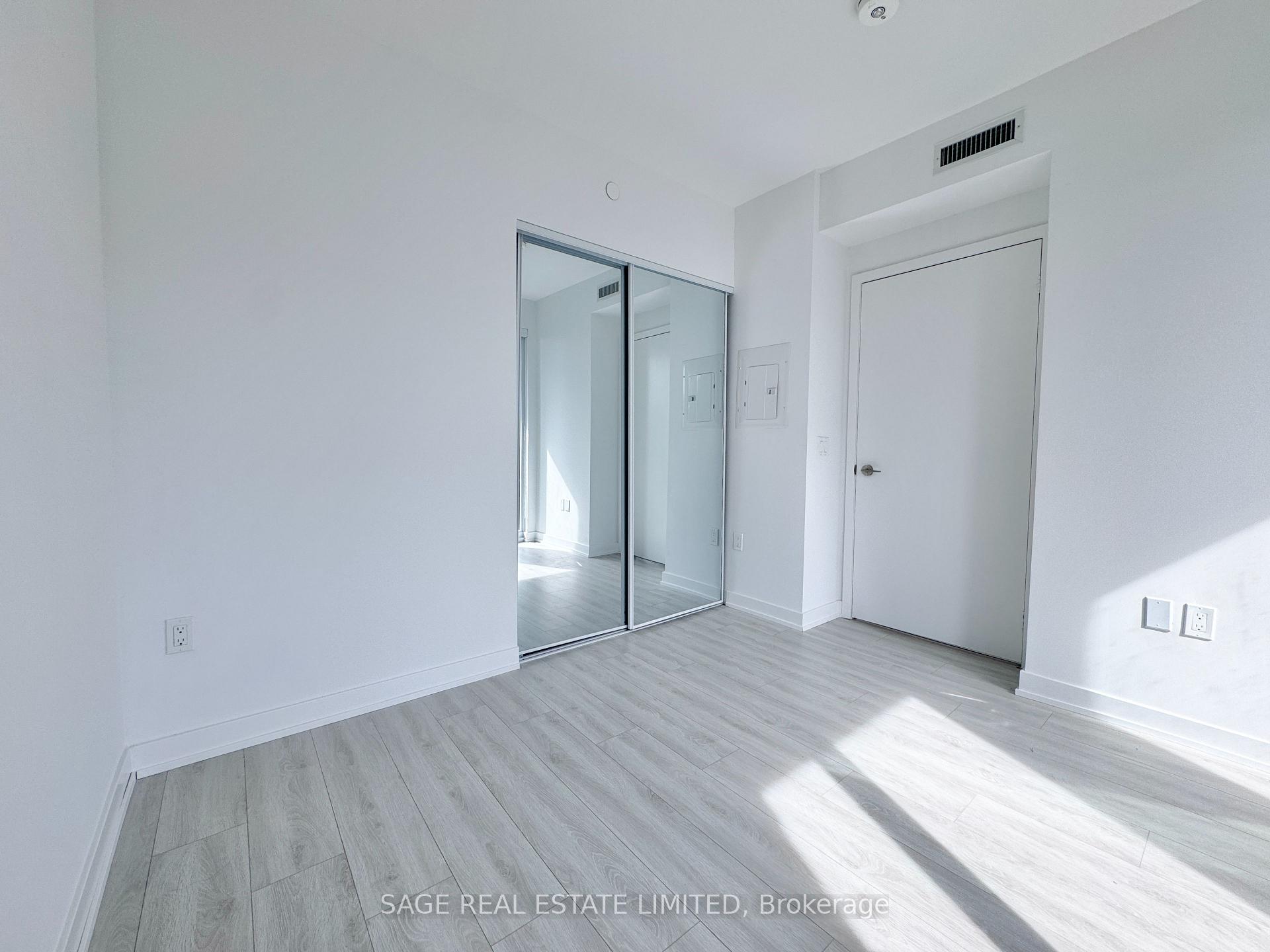 Photo 7 of Unit 3505, 238 Simcoe Street, Toronto, Kensington-Chinatown — HOMEH