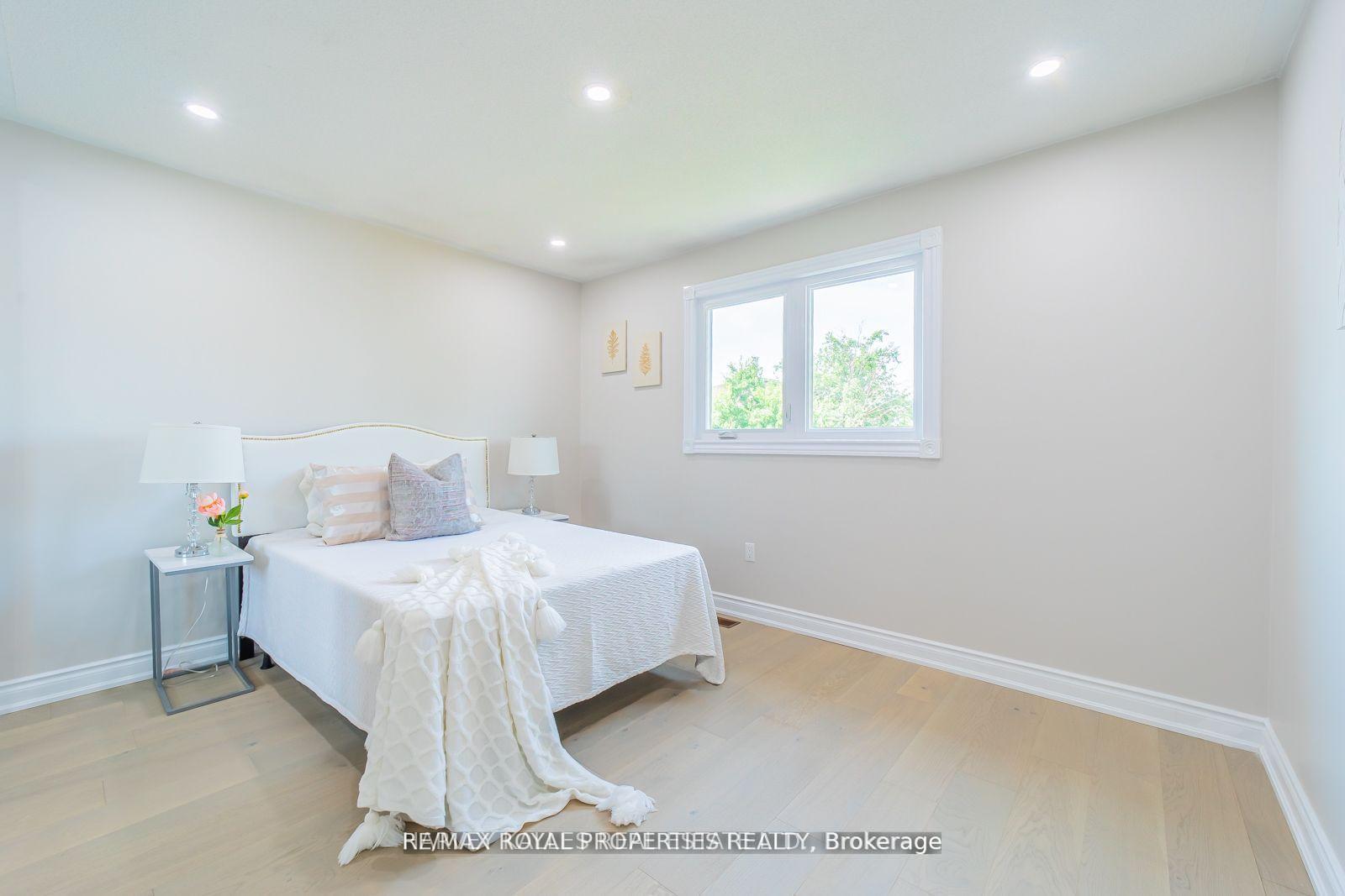 Photo 24 of 1639 Middleton Street S, Pickering, Brock Ridge — HOMEH