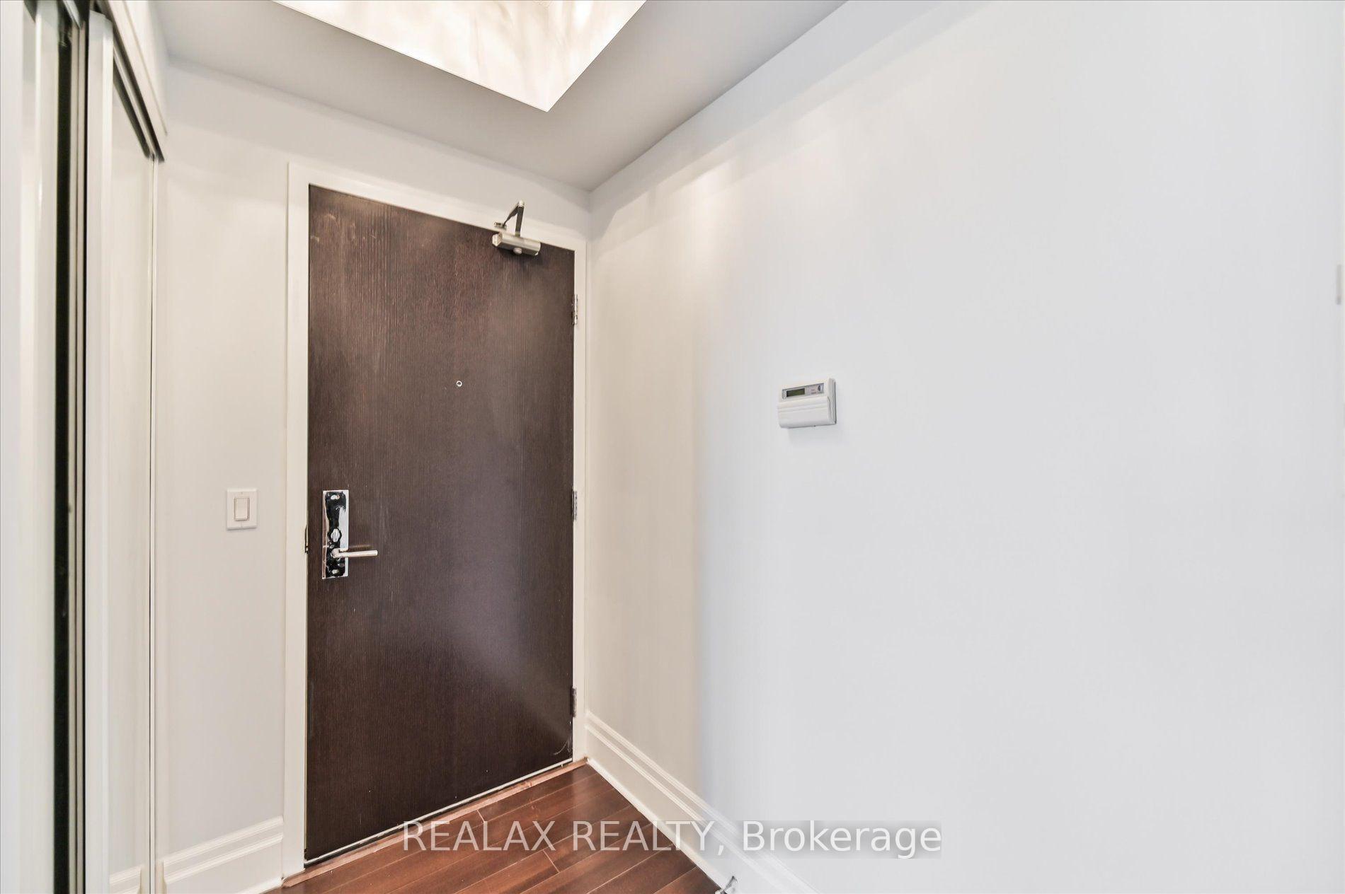 Photo 1 of Unit 801, 131 Upper Duke Crescent, Markham, Unionville — HOMEH