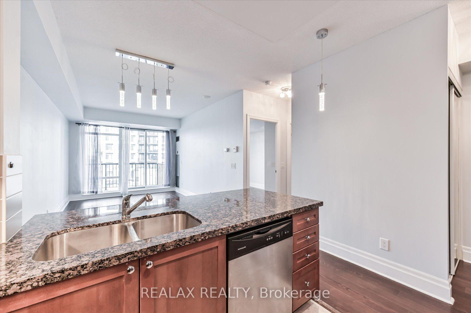 Photo 3 of Unit 801, 131 Upper Duke Crescent, Markham, Unionville — HOMEH