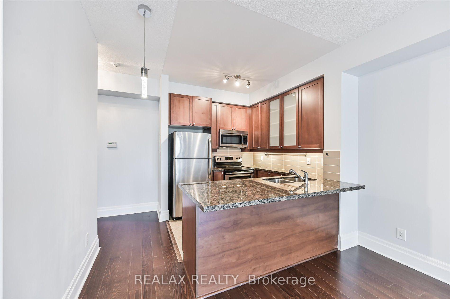 Photo 5 of Unit 801, 131 Upper Duke Crescent, Markham, Unionville — HOMEH