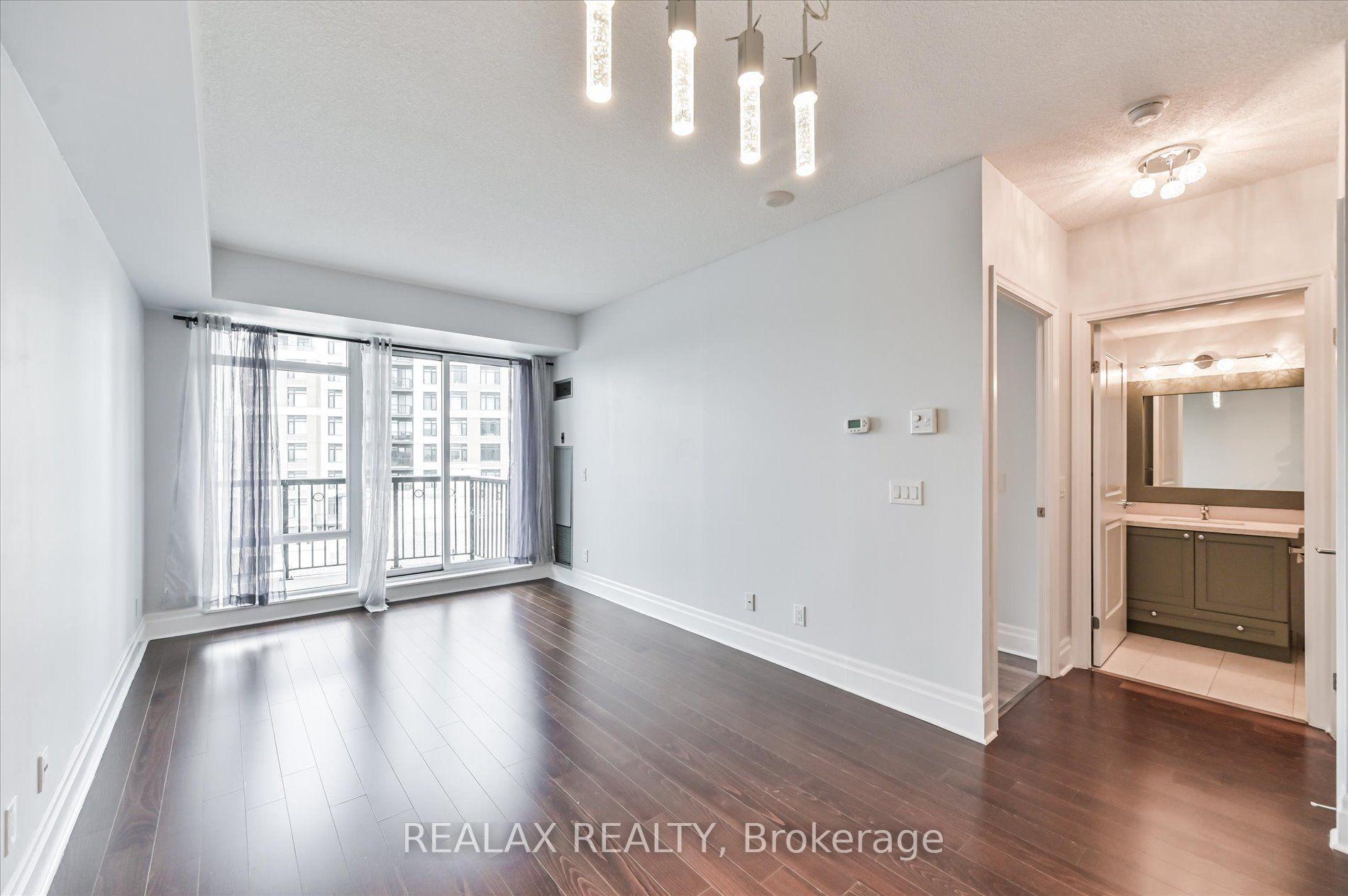Photo 8 of Unit 801, 131 Upper Duke Crescent, Markham, Unionville — HOMEH