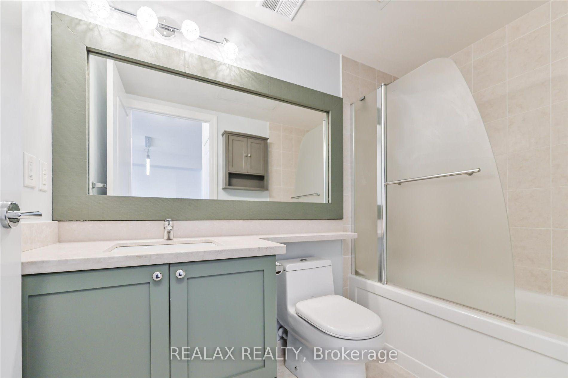 Photo 11 of Unit 801, 131 Upper Duke Crescent, Markham, Unionville — HOMEH