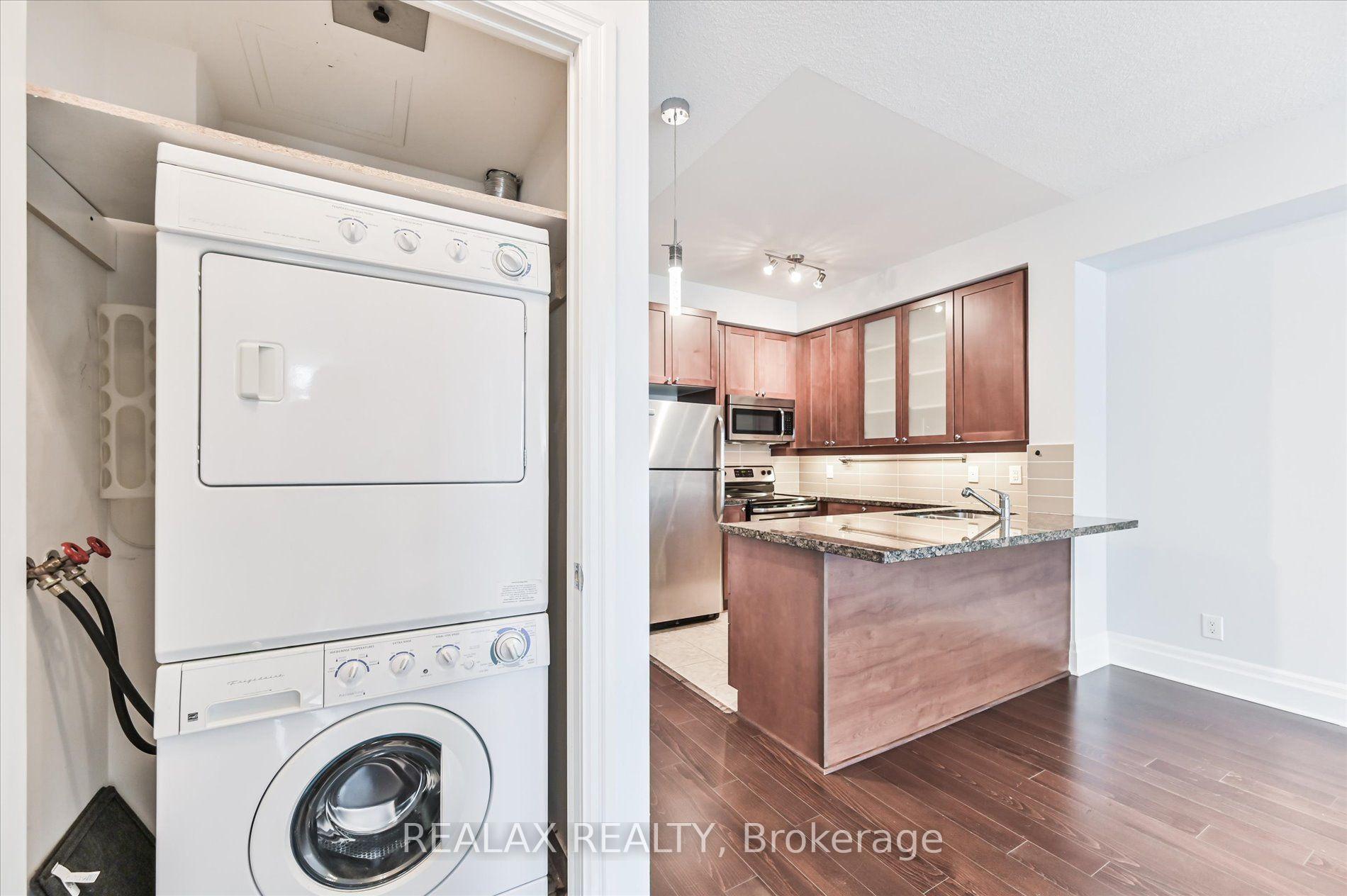 Photo 12 of Unit 801, 131 Upper Duke Crescent, Markham, Unionville — HOMEH