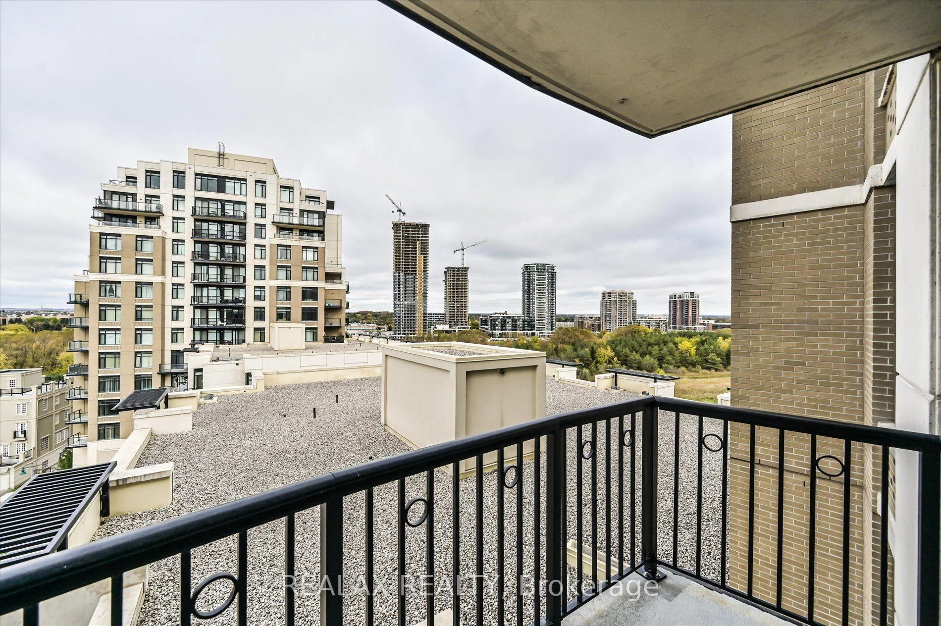 Photo 17 of Unit 801, 131 Upper Duke Crescent, Markham, Unionville — HOMEH