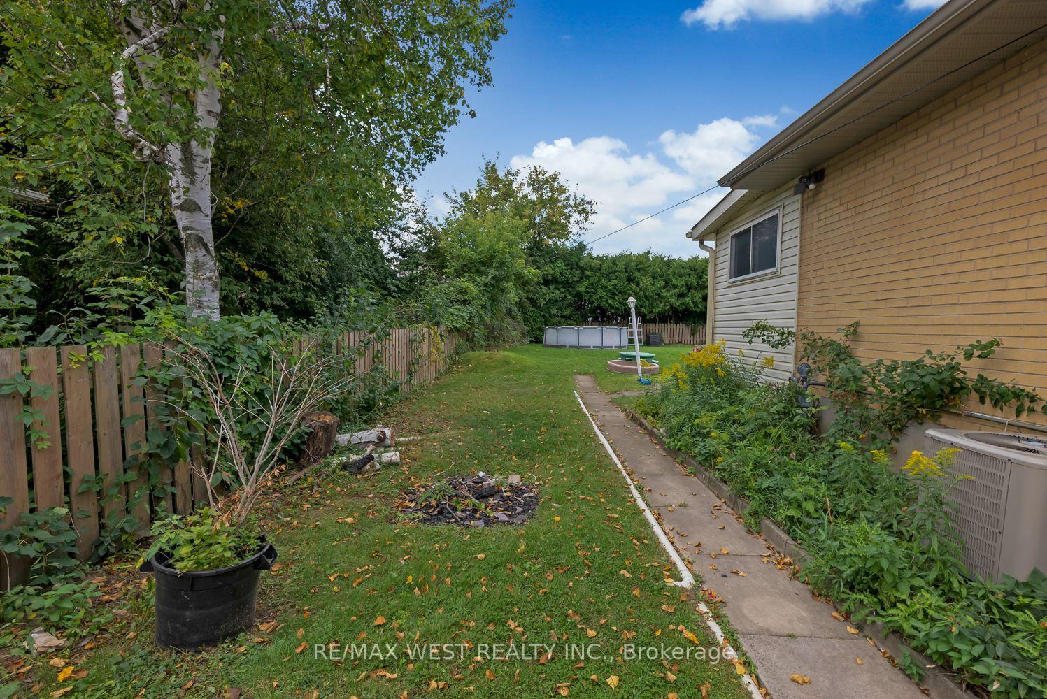 Photo 25 of Unit Basement, 120 Bell Drive, Whitby, Lynde Creek — HOMEH