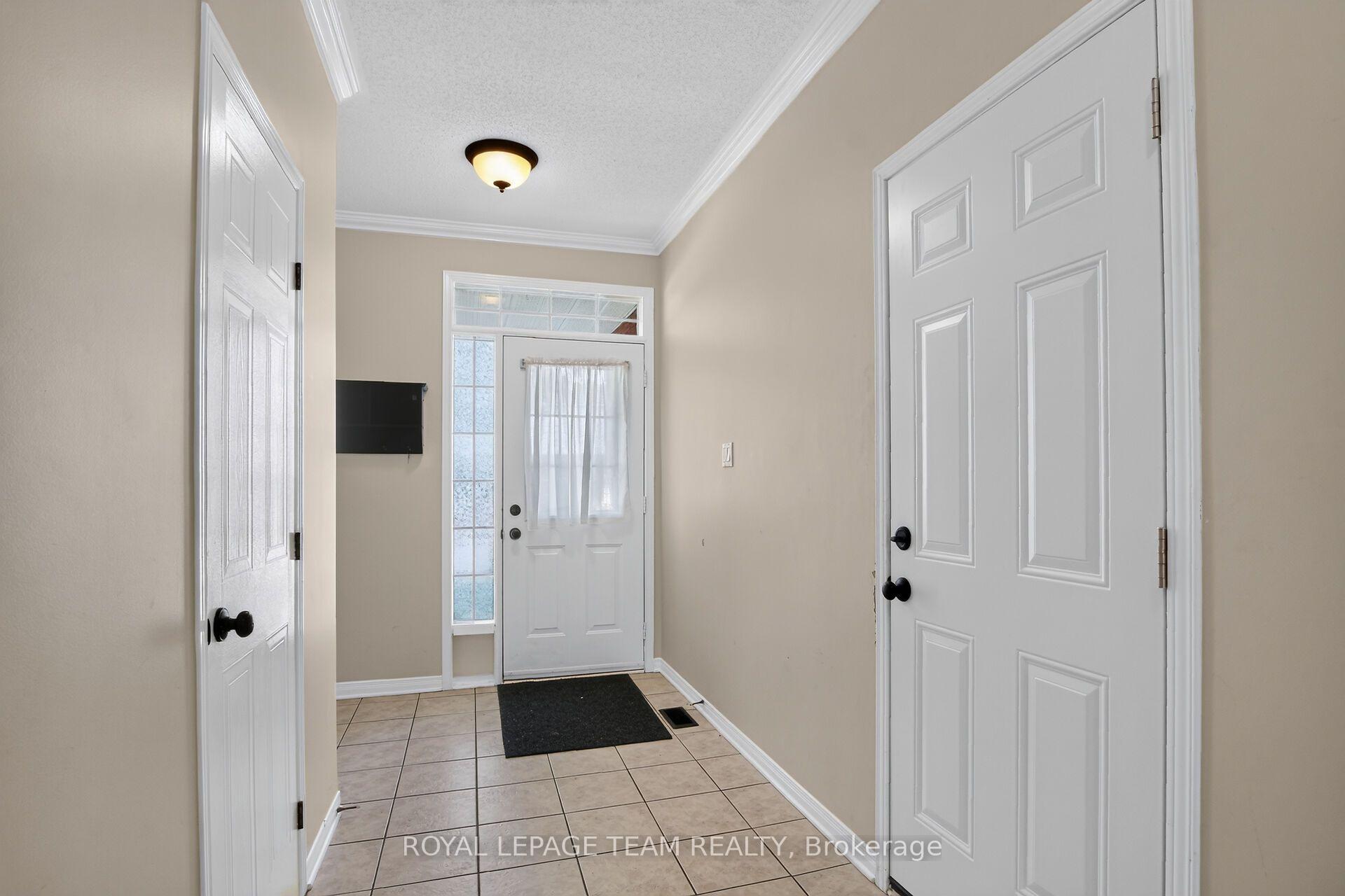 Photo 3 of 3 Chantilly Gate, Ottawa, Stittsville (North) — HOMEH