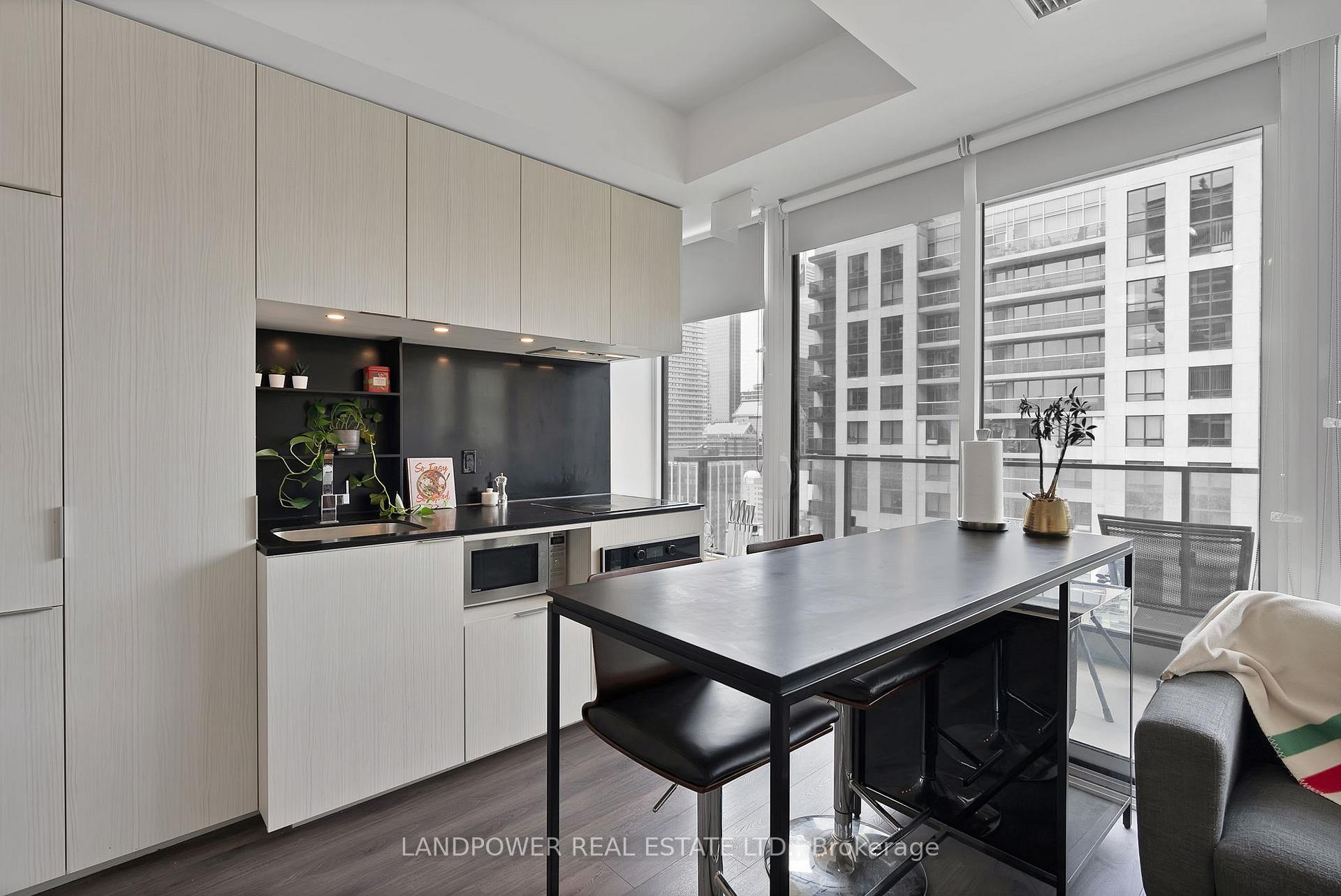 Photo 2 of Unit 2501, 77 Shuter Street, Toronto, Church-Yonge Corridor — HOMEH
