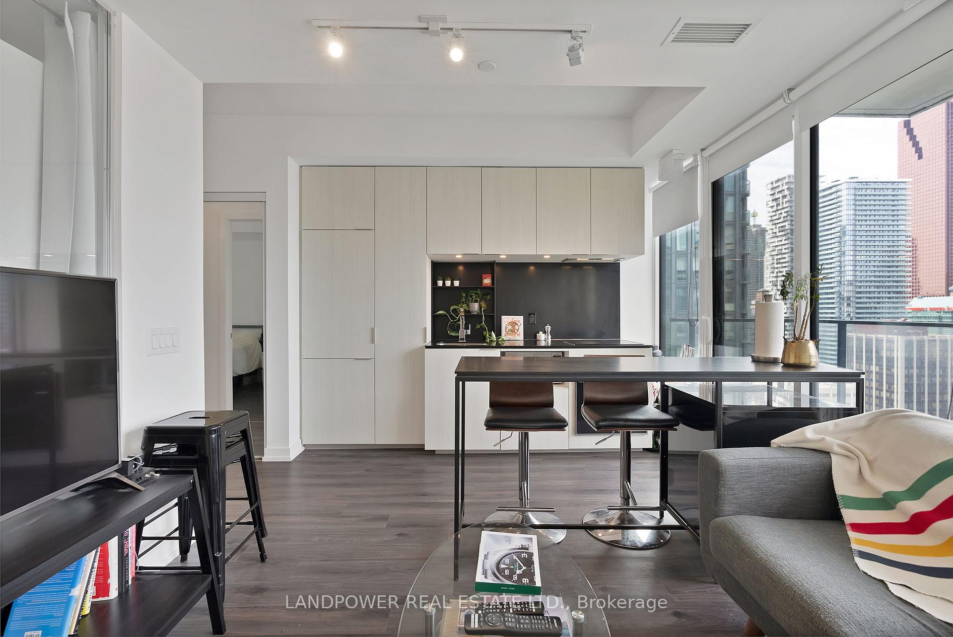 Photo 4 of Unit 2501, 77 Shuter Street, Toronto, Church-Yonge Corridor — HOMEH