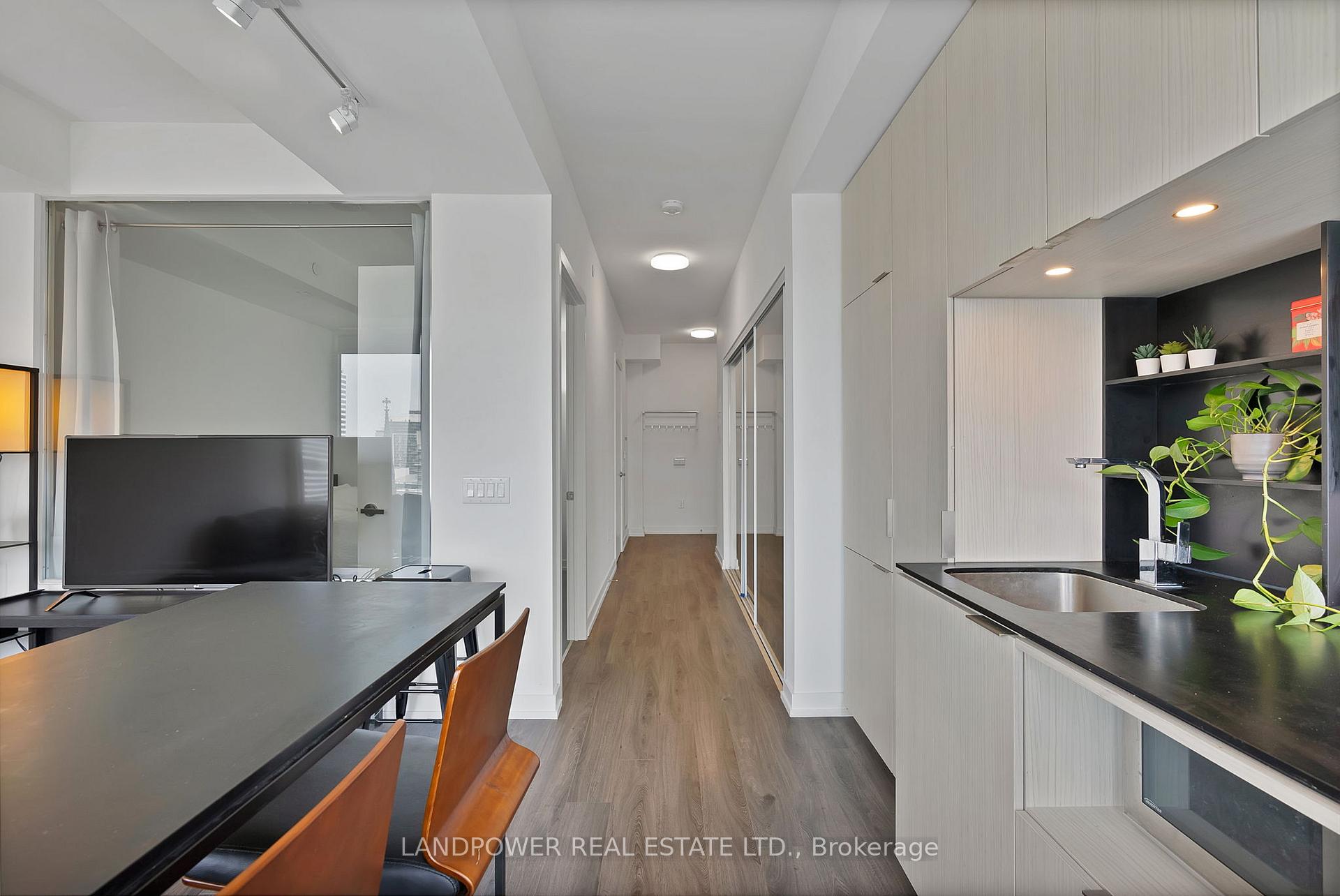 Photo 5 of Unit 2501, 77 Shuter Street, Toronto, Church-Yonge Corridor — HOMEH