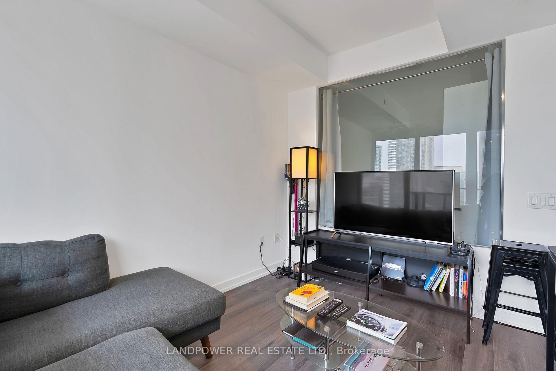 Photo 10 of Unit 2501, 77 Shuter Street, Toronto, Church-Yonge Corridor — HOMEH
