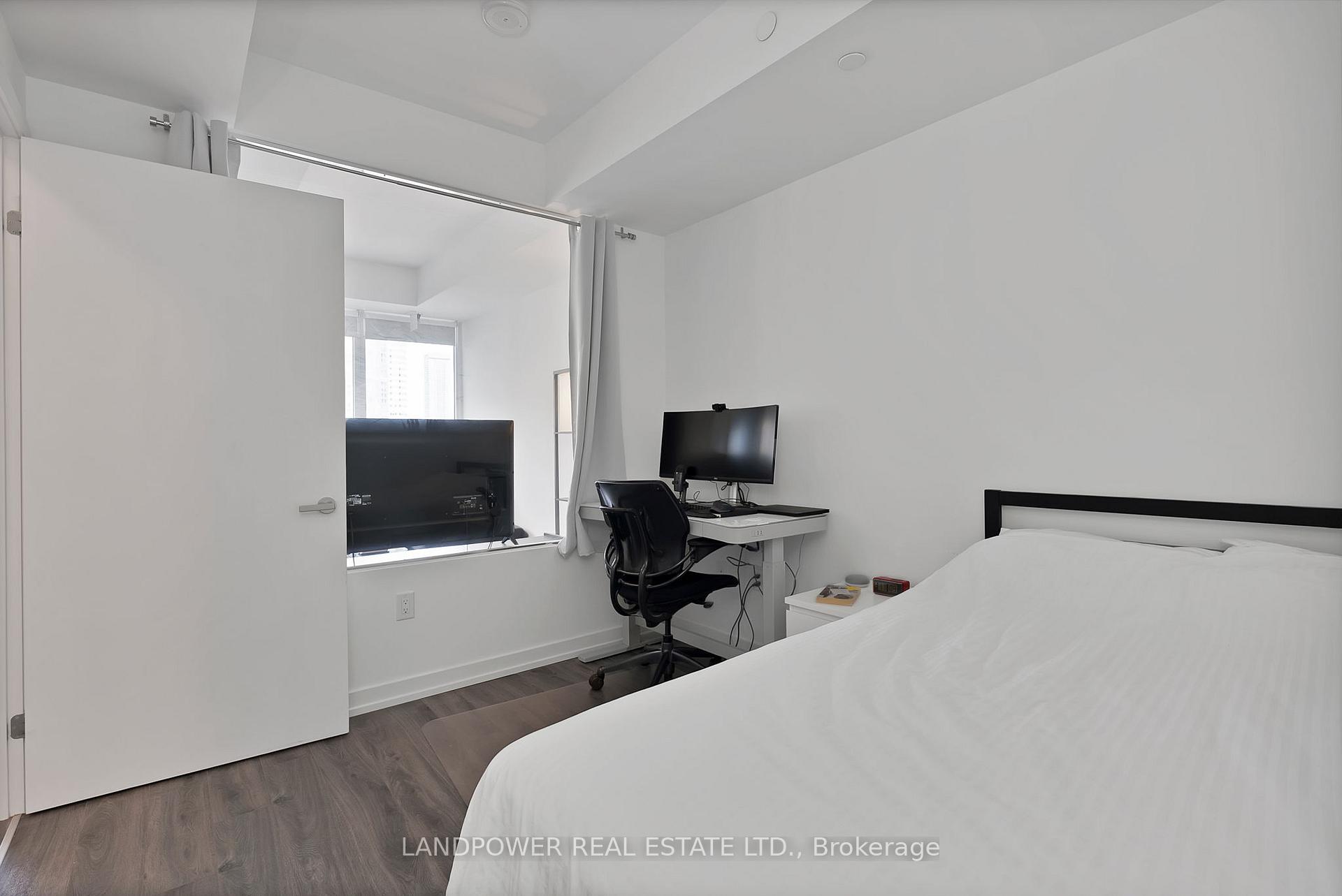 Photo 11 of Unit 2501, 77 Shuter Street, Toronto, Church-Yonge Corridor — HOMEH
