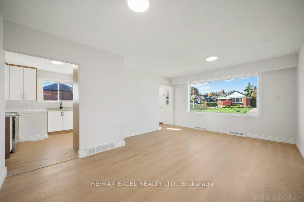 Photo 7 of 65 Wilson Road N, Oshawa, O'Neill — HOMEH