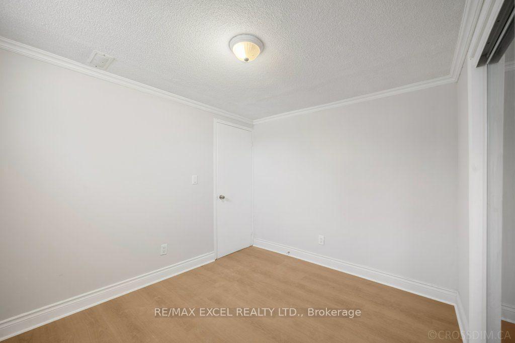 Photo 32 of 65 Wilson Road N, Oshawa, O'Neill — HOMEH