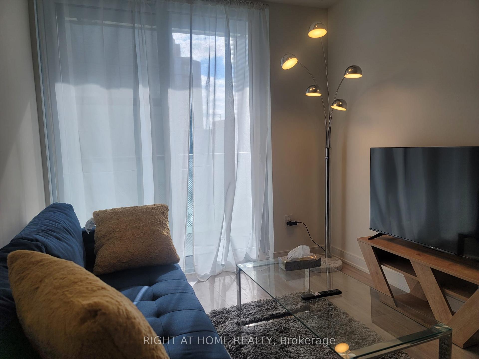 Photo 4 of Unit 516, 425 Front Street E, Toronto, Waterfront Communities — HOMEH