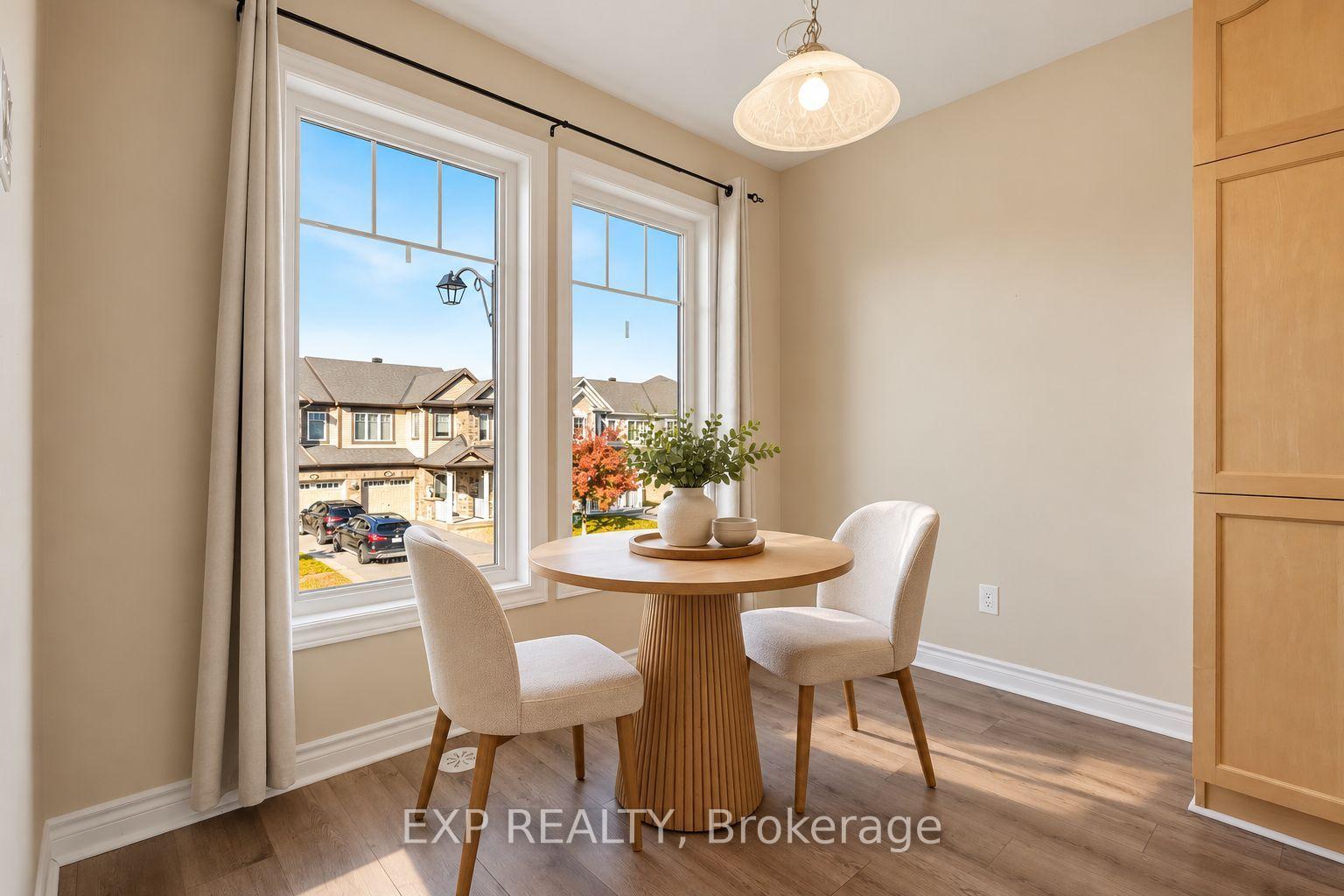 Photo 9 of 364 Sweet Grass Circle, Ottawa, Barrhaven - Half Moon Bay — HOMEH
