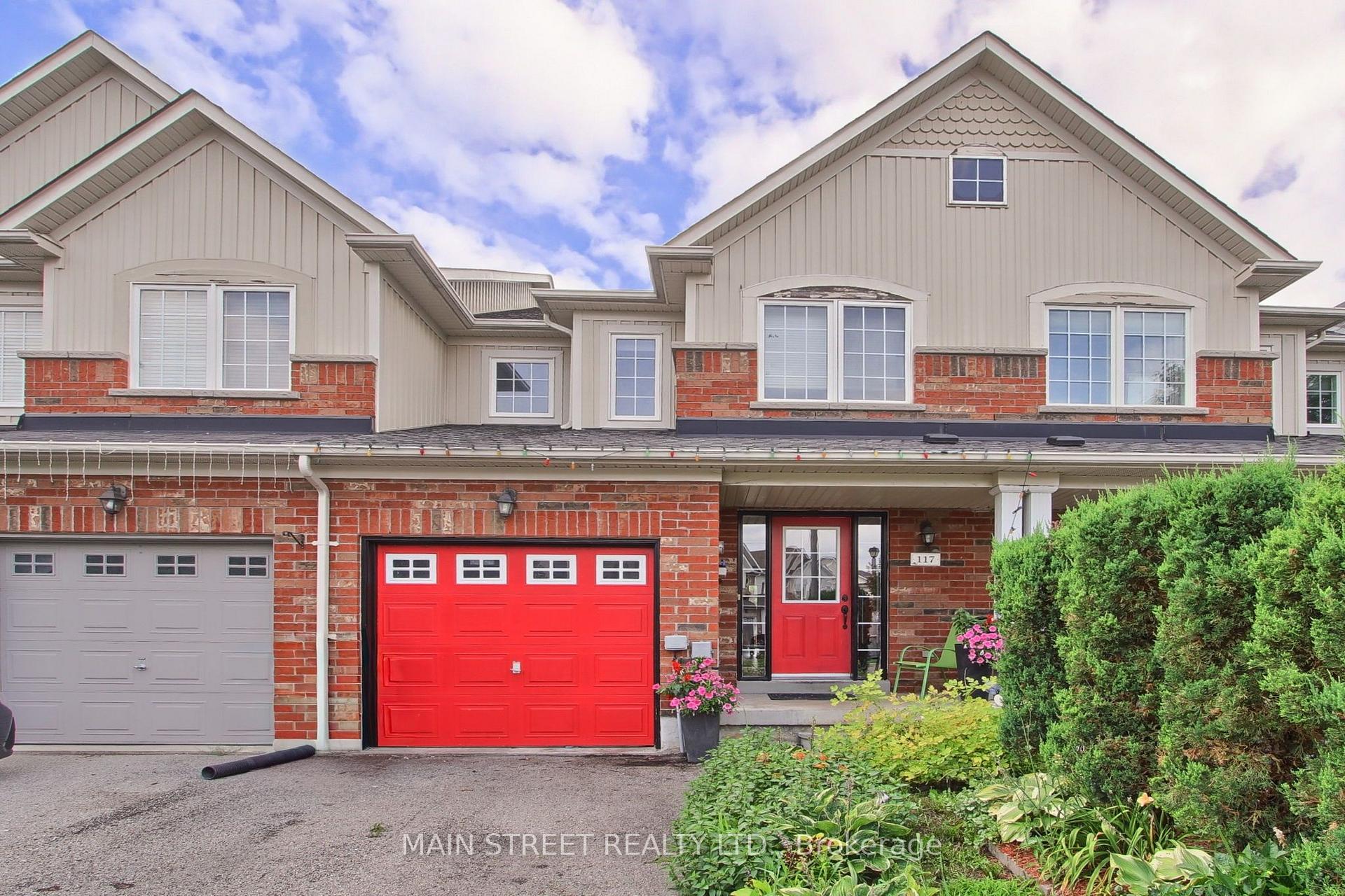 Photo 2 of 117 Hammill Heights, East Gwillimbury, Mt Albert — HOMEH
