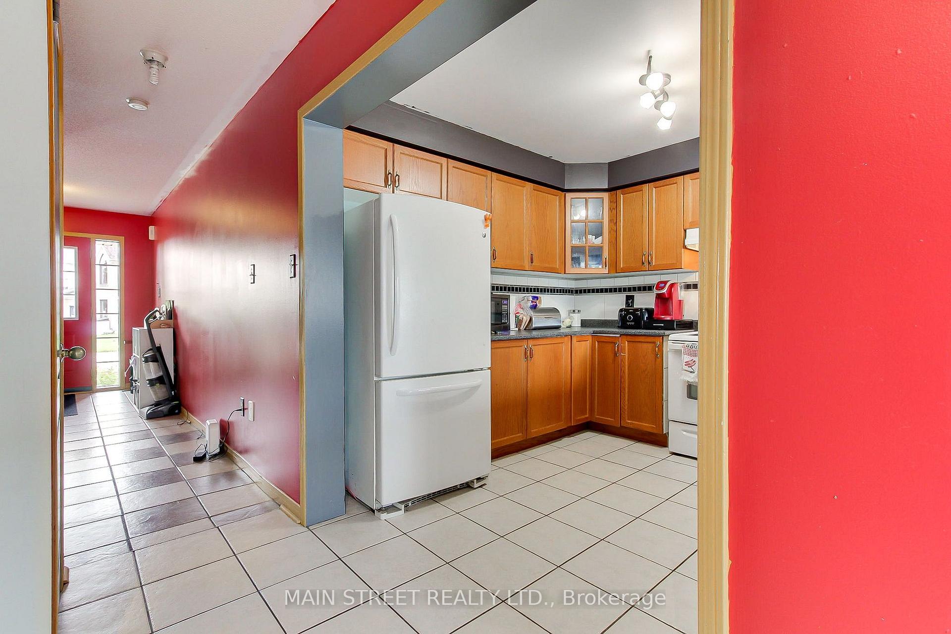 Photo 5 of 117 Hammill Heights, East Gwillimbury, Mt Albert — HOMEH
