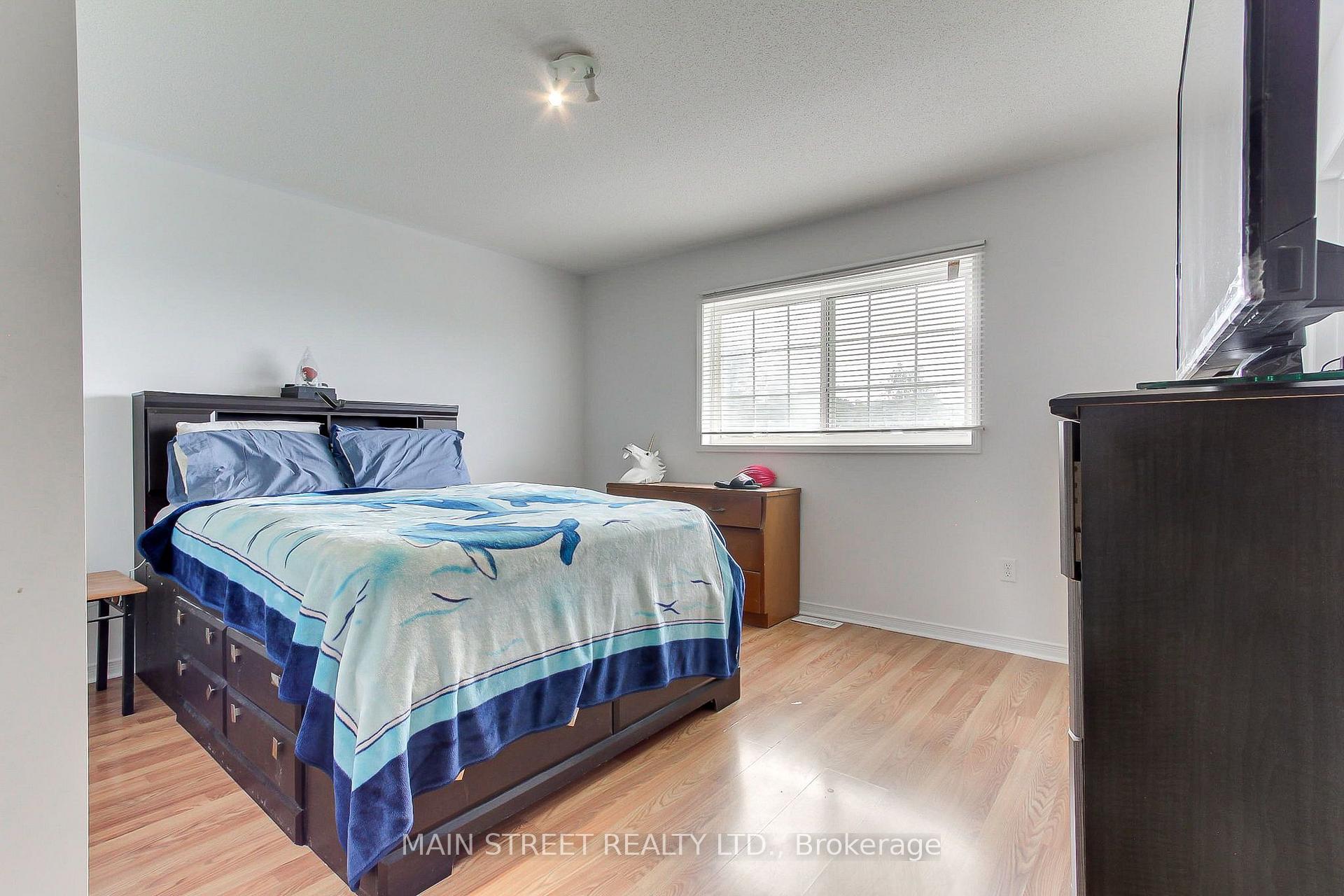 Photo 11 of 117 Hammill Heights, East Gwillimbury, Mt Albert — HOMEH