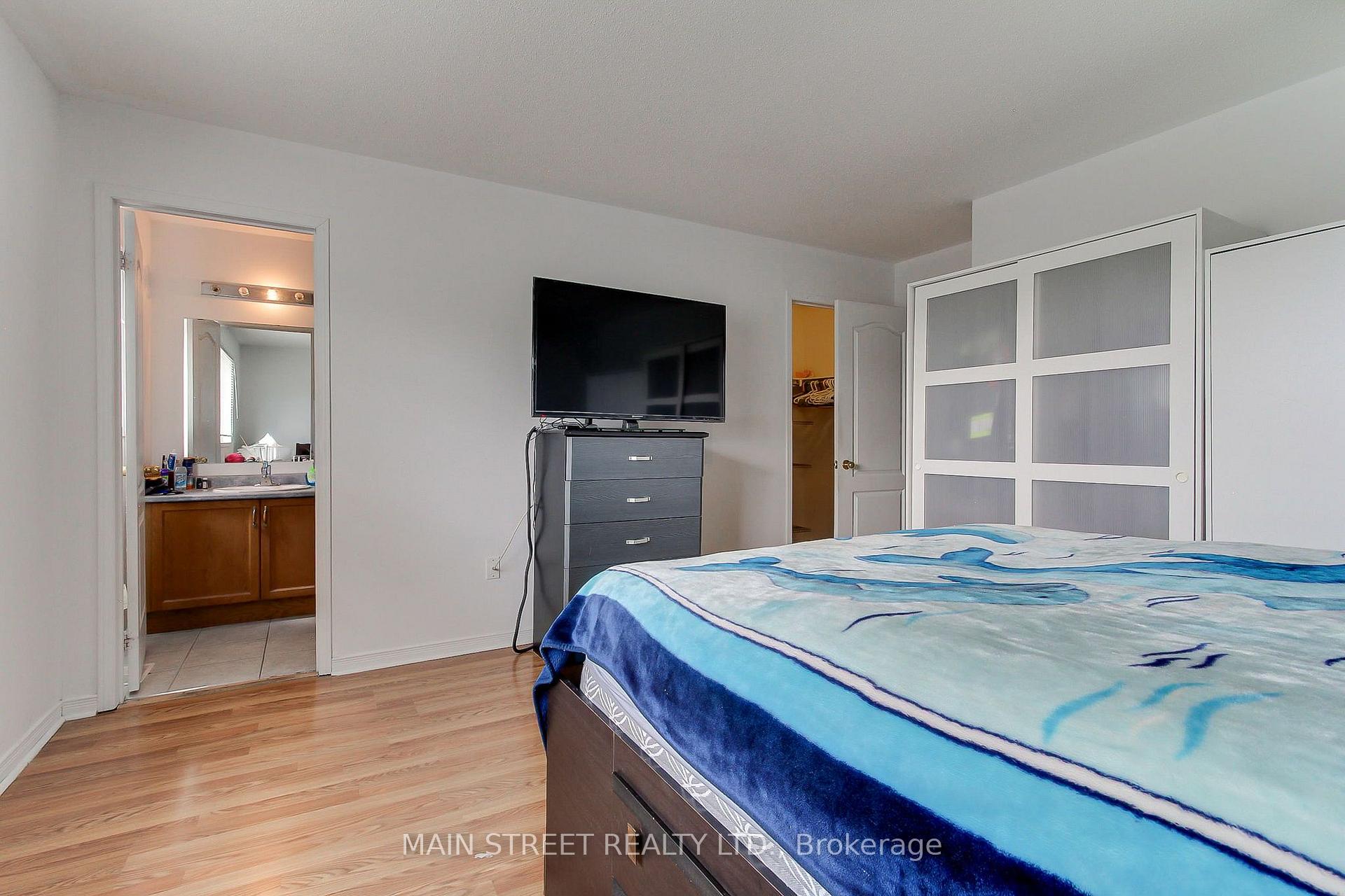 Photo 12 of 117 Hammill Heights, East Gwillimbury, Mt Albert — HOMEH