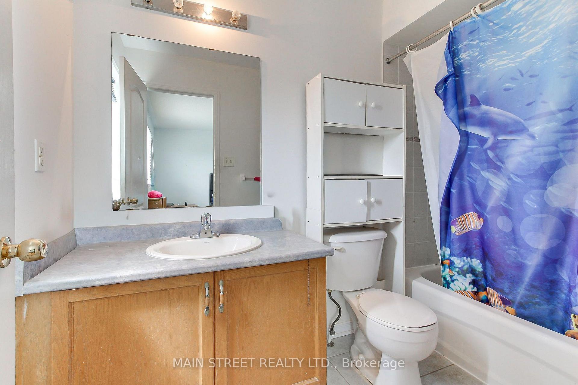 Photo 13 of 117 Hammill Heights, East Gwillimbury, Mt Albert — HOMEH