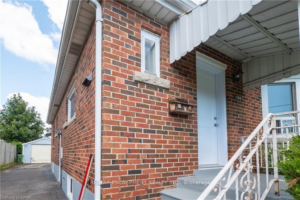 Photo 3 of 150 Beland Avenue S, Hamilton, Glenview — HOMEH