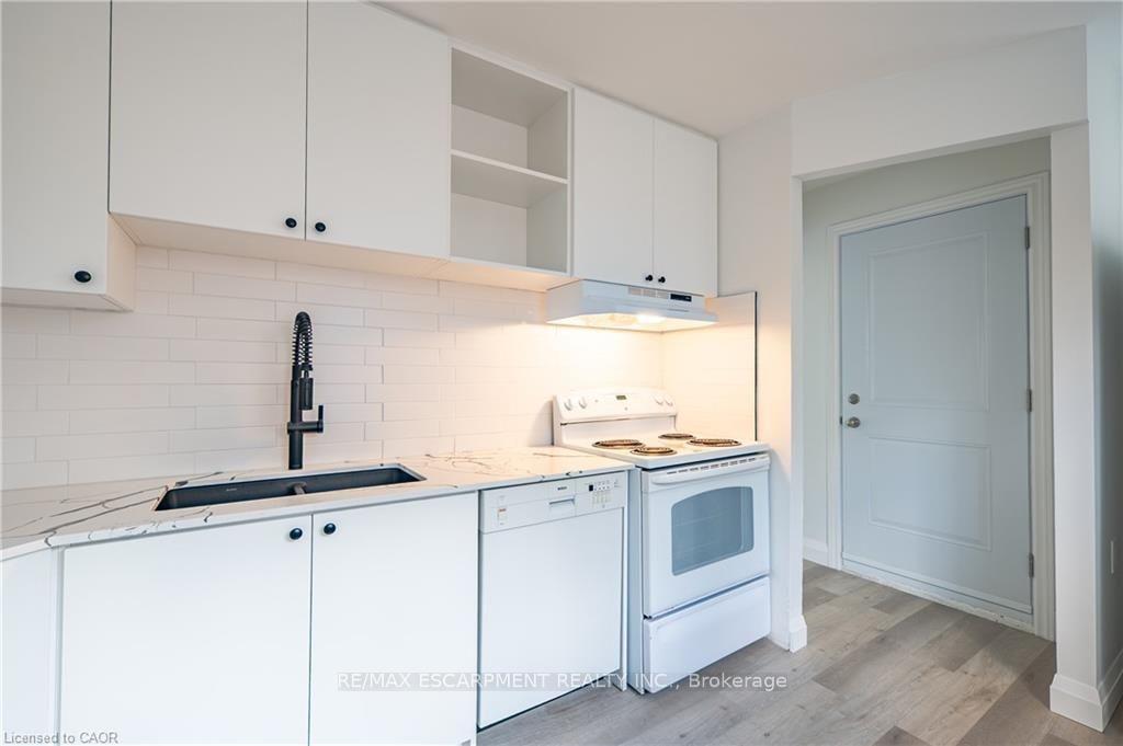 Photo 6 of 150 Beland Avenue S, Hamilton, Glenview — HOMEH