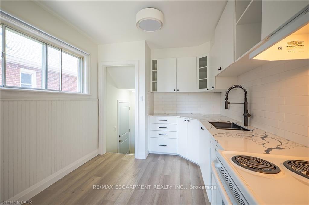 Photo 7 of 150 Beland Avenue S, Hamilton, Glenview — HOMEH