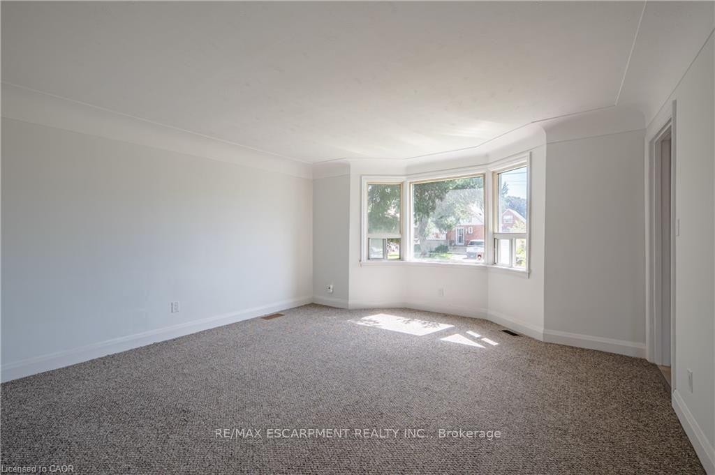 Photo 12 of 150 Beland Avenue S, Hamilton, Glenview — HOMEH