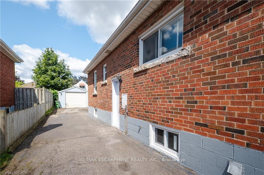 Photo 24 of 150 Beland Avenue S, Hamilton, Glenview — HOMEH