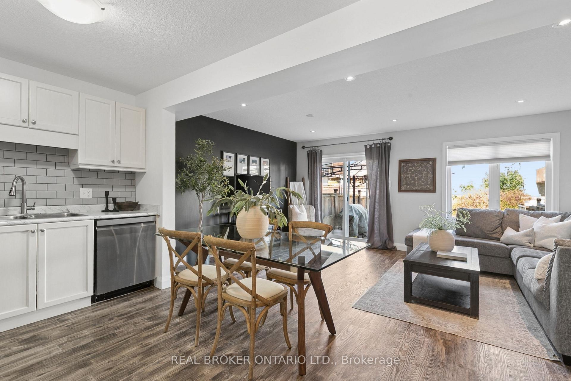 Photo 3 of 42 Renfrew Street, Kitchener, Huron Park — HOMEH