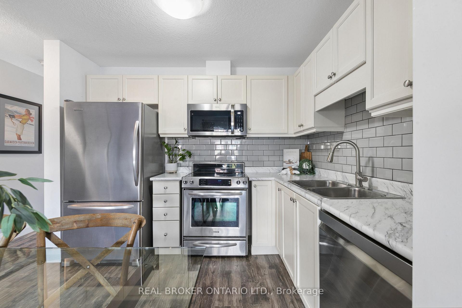 Photo 6 of 42 Renfrew Street, Kitchener, Huron Park — HOMEH