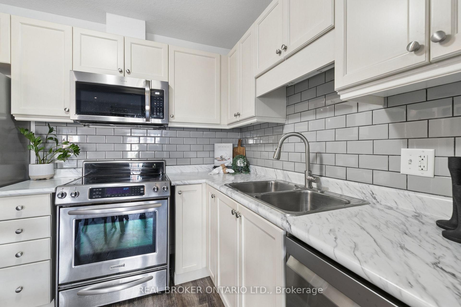 Photo 7 of 42 Renfrew Street, Kitchener, Huron Park — HOMEH