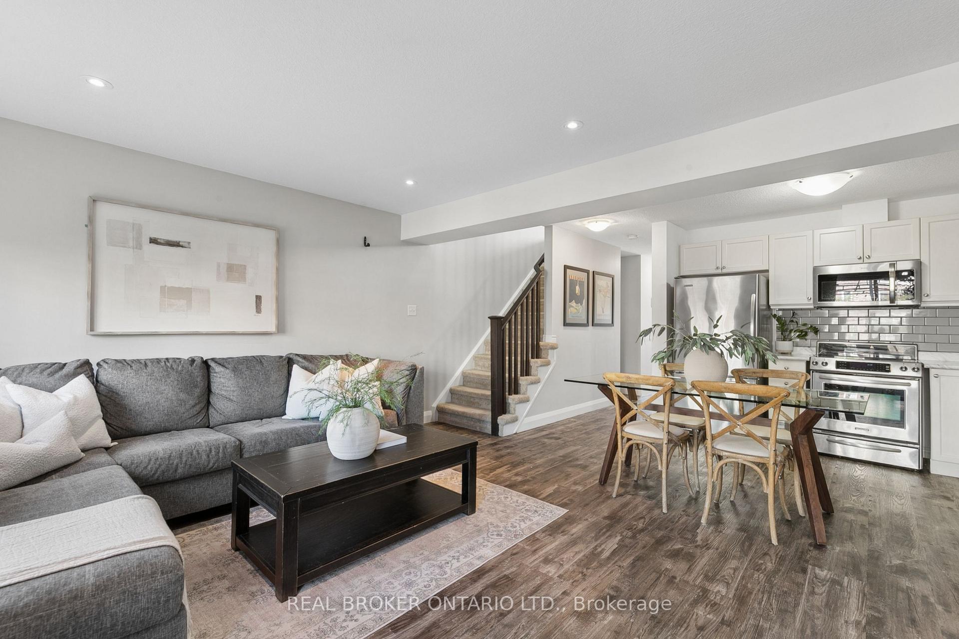 Photo 11 of 42 Renfrew Street, Kitchener, Huron Park — HOMEH