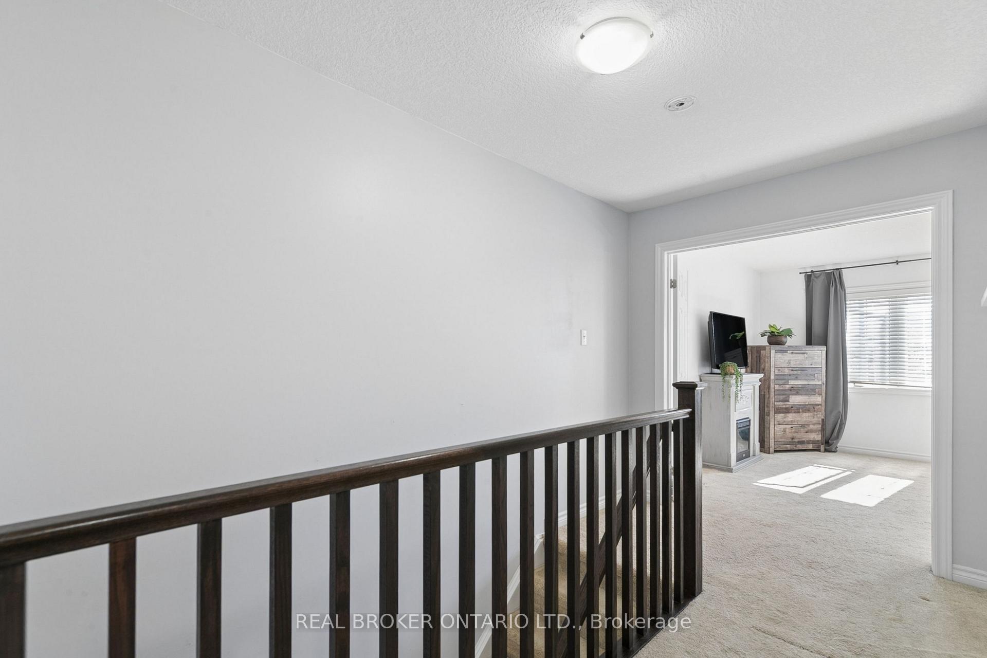 Photo 20 of 42 Renfrew Street, Kitchener, Huron Park — HOMEH