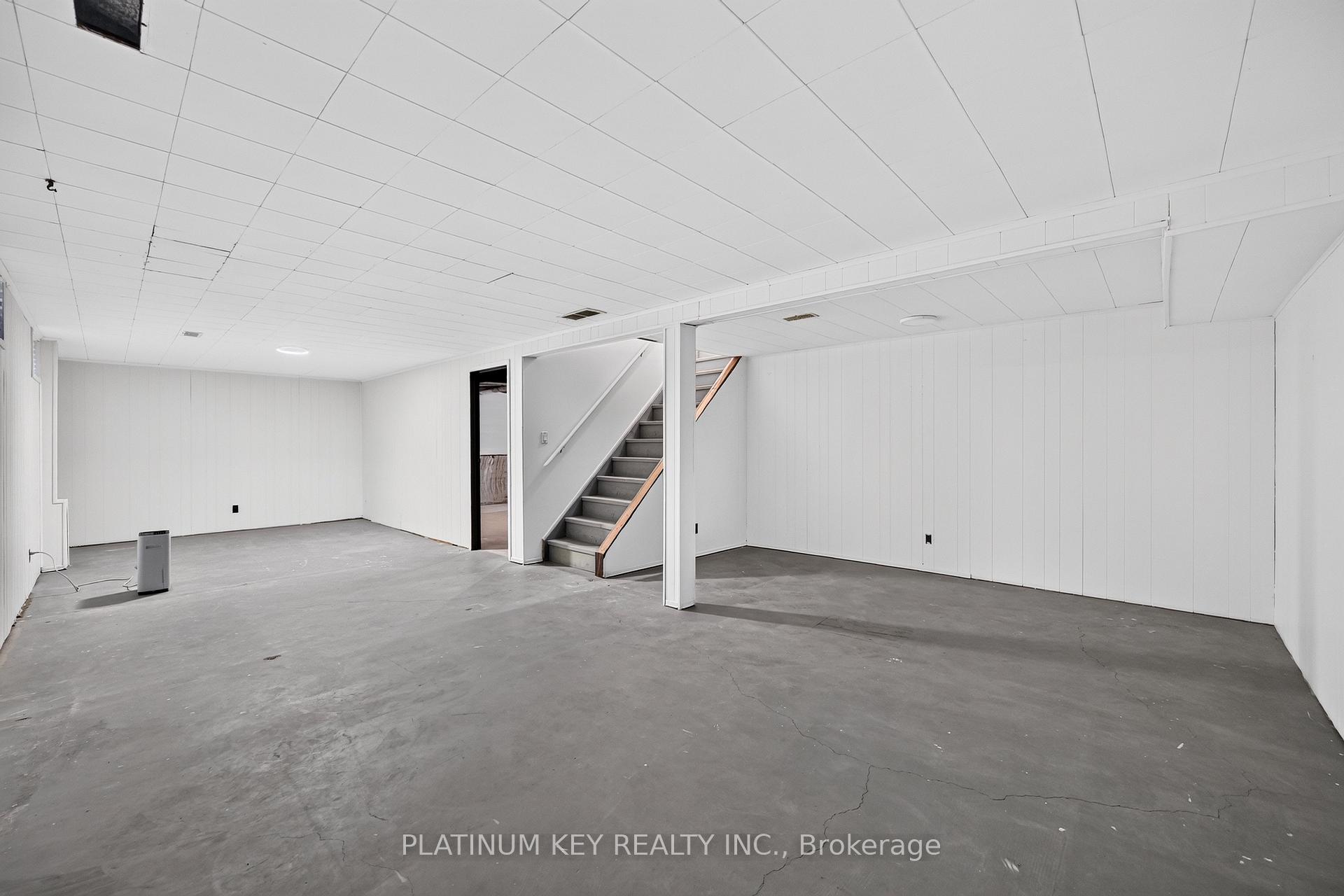 Photo 39 of 723 Cranbrook Road, London, South M — HOMEH