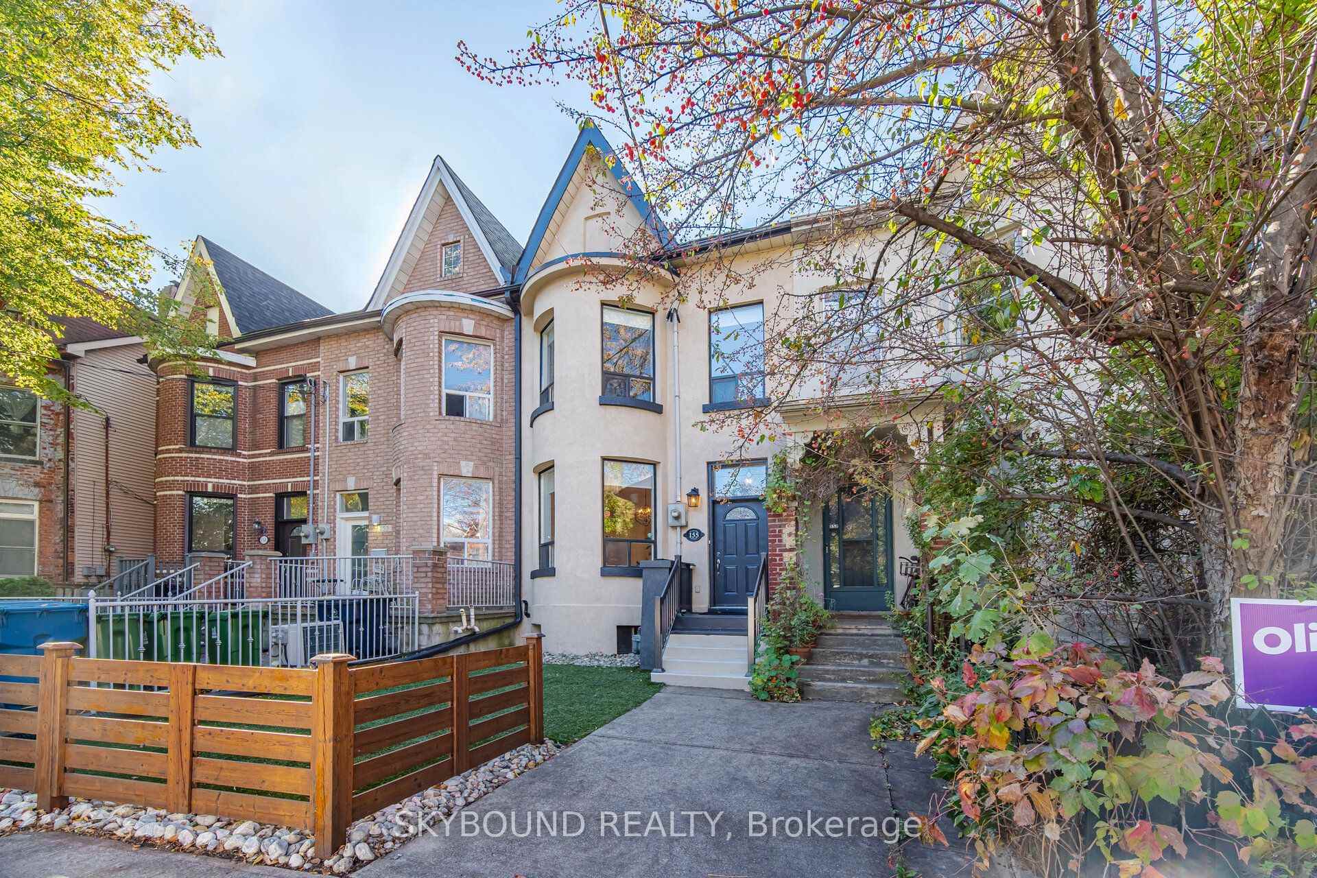 Photo 3 of 155 Niagara Street, Toronto, Niagara — HOMEH