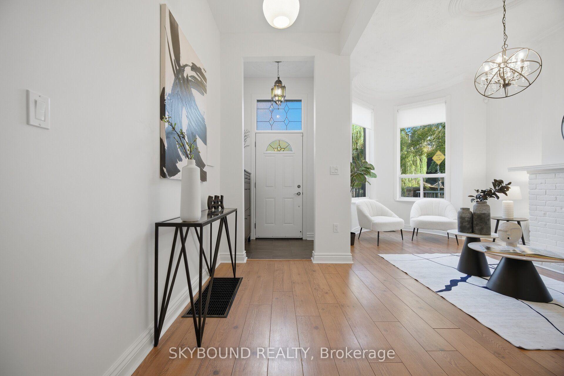 Photo 5 of 155 Niagara Street, Toronto, Niagara — HOMEH