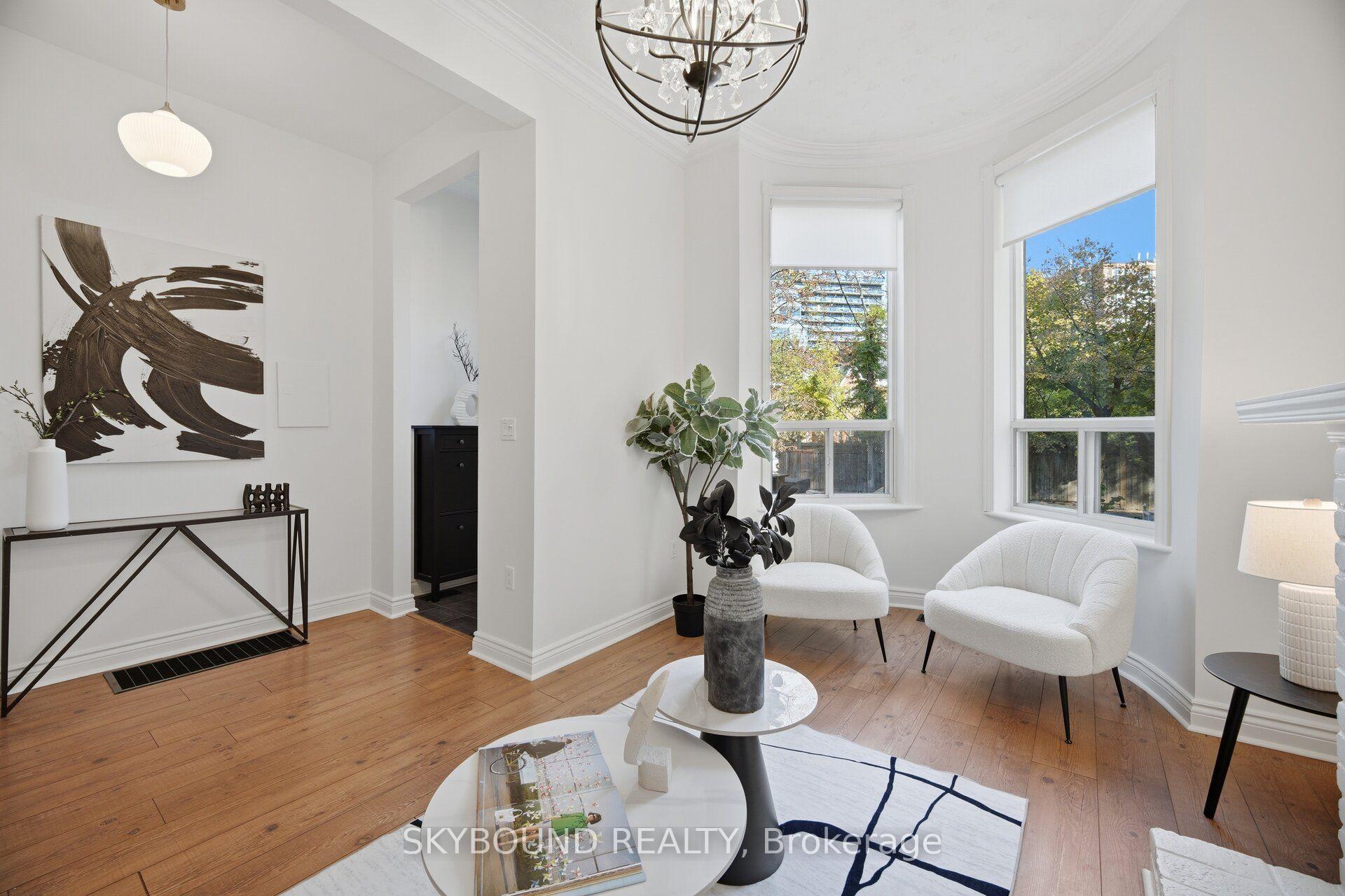 Photo 8 of 155 Niagara Street, Toronto, Niagara — HOMEH