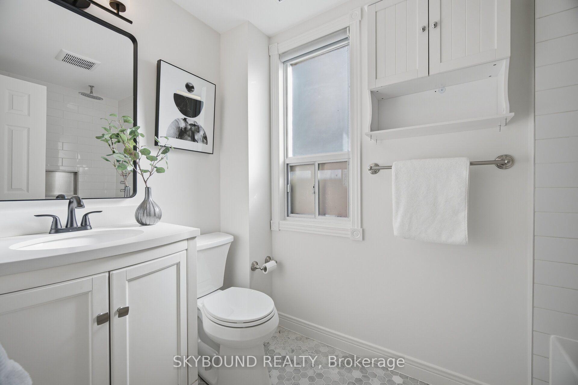 Photo 31 of 155 Niagara Street, Toronto, Niagara — HOMEH