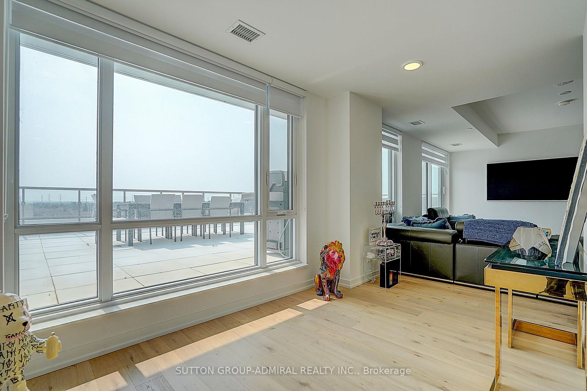 Photo 7 of Unit 712, 8 Beverley Glen Boulevard, Vaughan, Beverley Glen — HOMEH