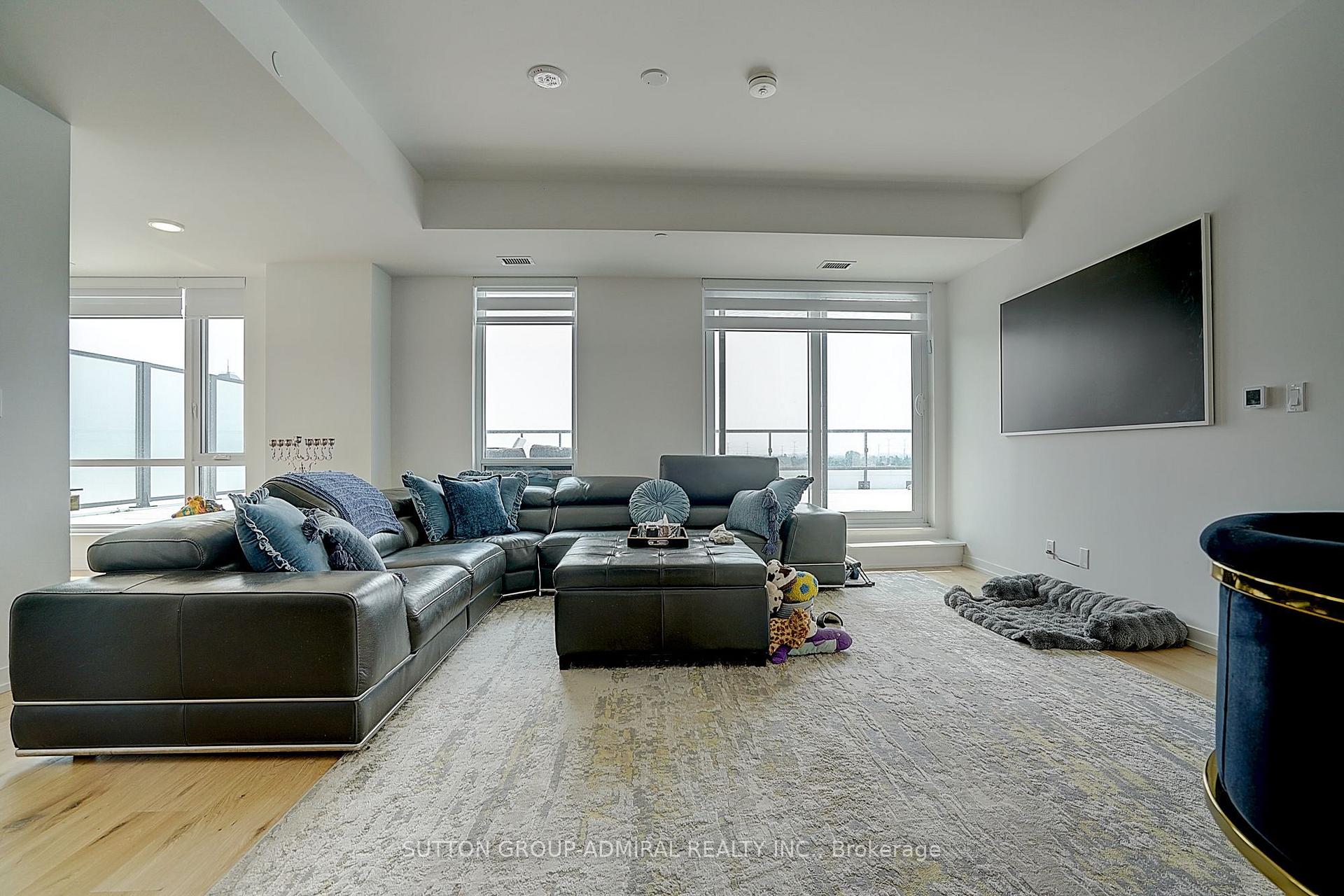 Photo 10 of Unit 712, 8 Beverley Glen Boulevard, Vaughan, Beverley Glen — HOMEH