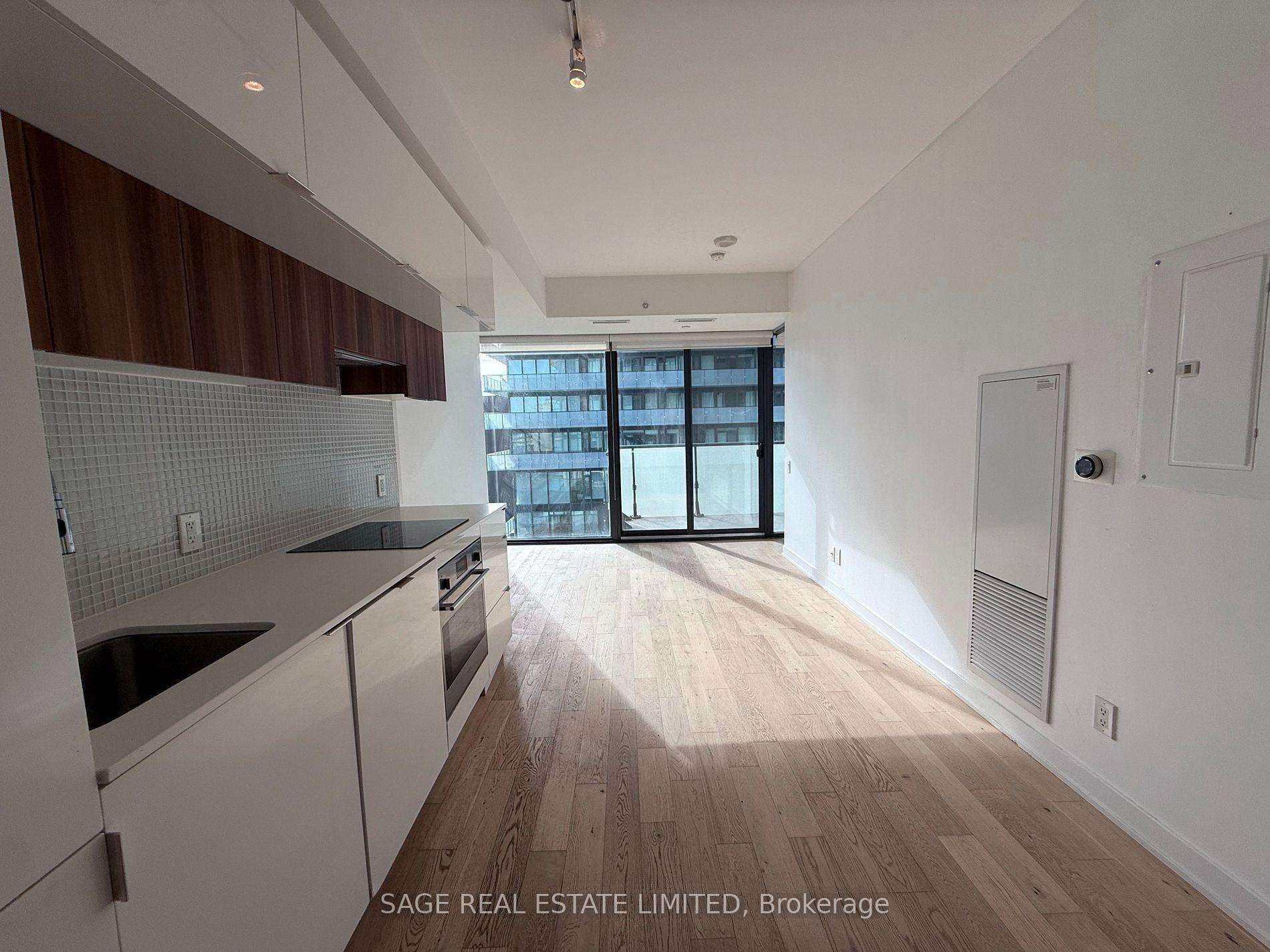 Photo 3 of Unit 913, 185 Roehampton Avenue, Toronto, Mount Pleasant West — HOMEH