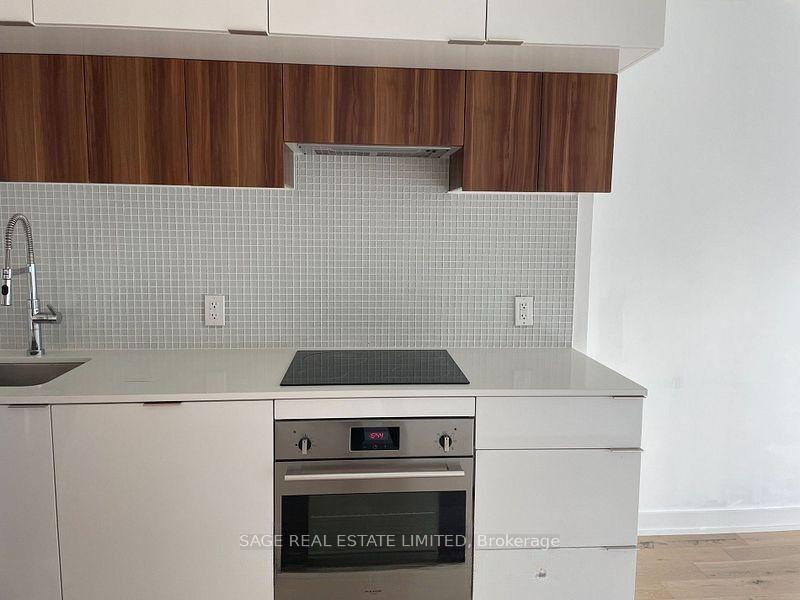 Photo 7 of Unit 913, 185 Roehampton Avenue, Toronto, Mount Pleasant West — HOMEH