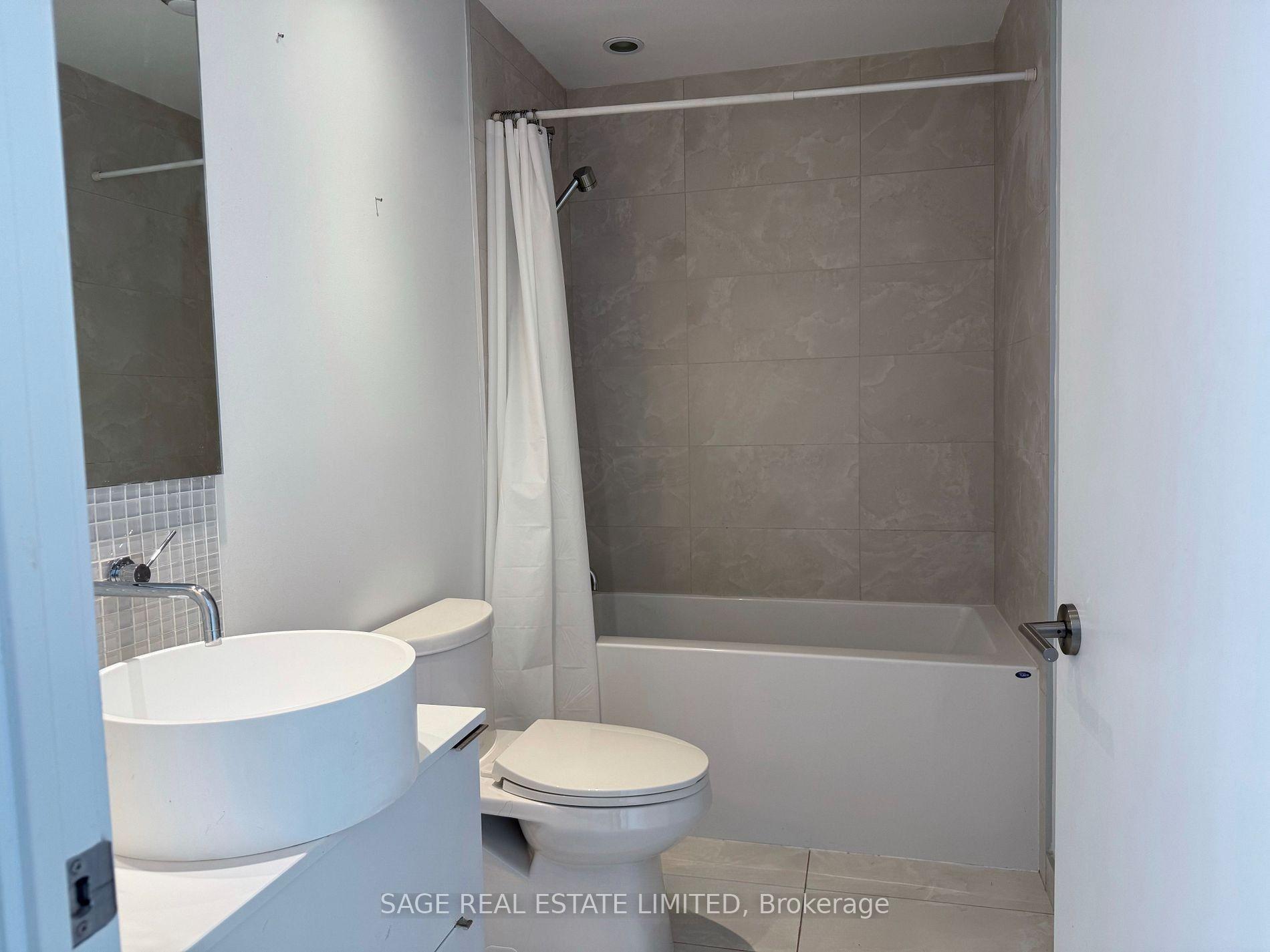Photo 13 of Unit 913, 185 Roehampton Avenue, Toronto, Mount Pleasant West — HOMEH