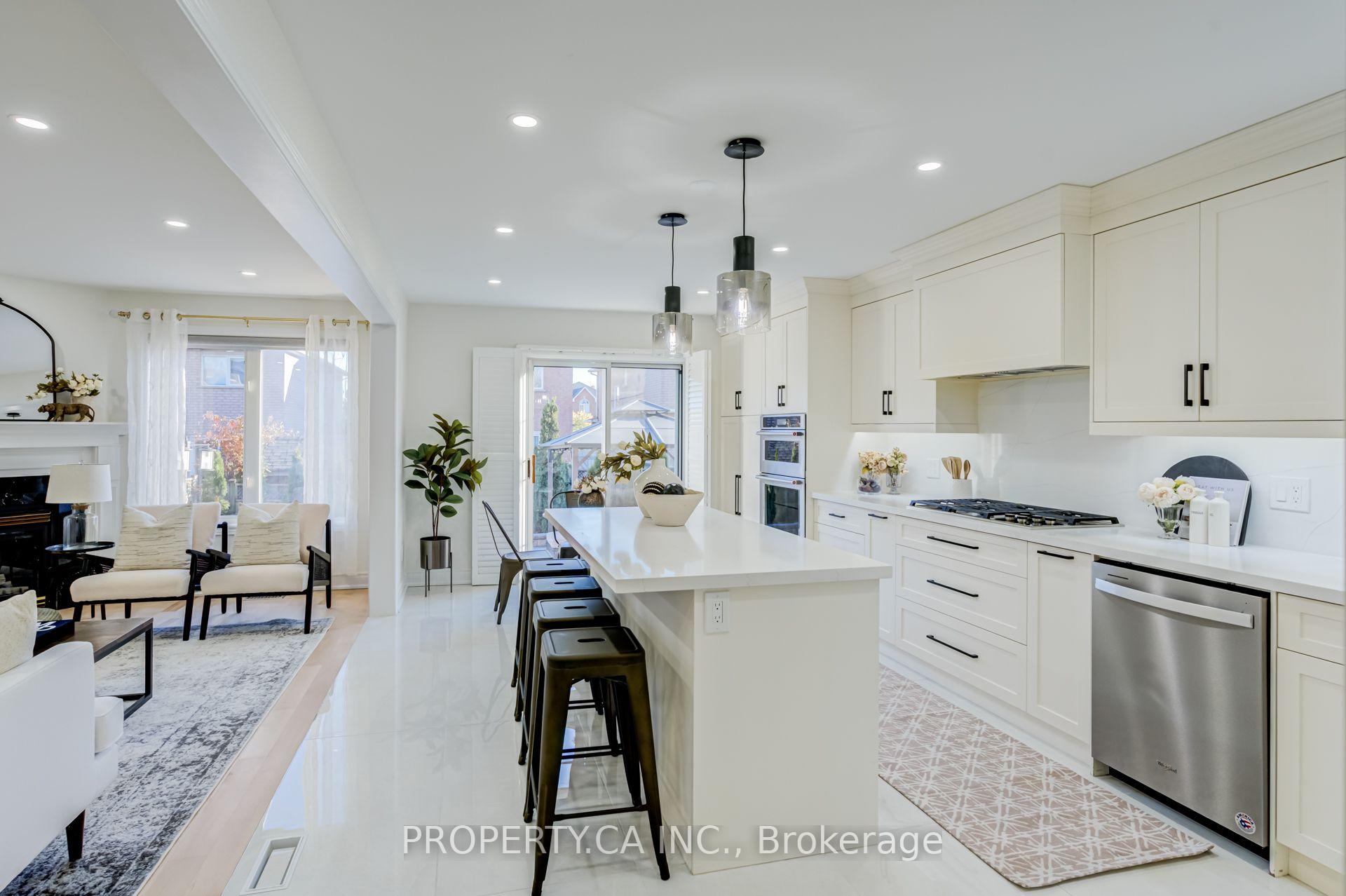 Photo 4 of 131 Giotto Crescent, Vaughan, Maple — HOMEH