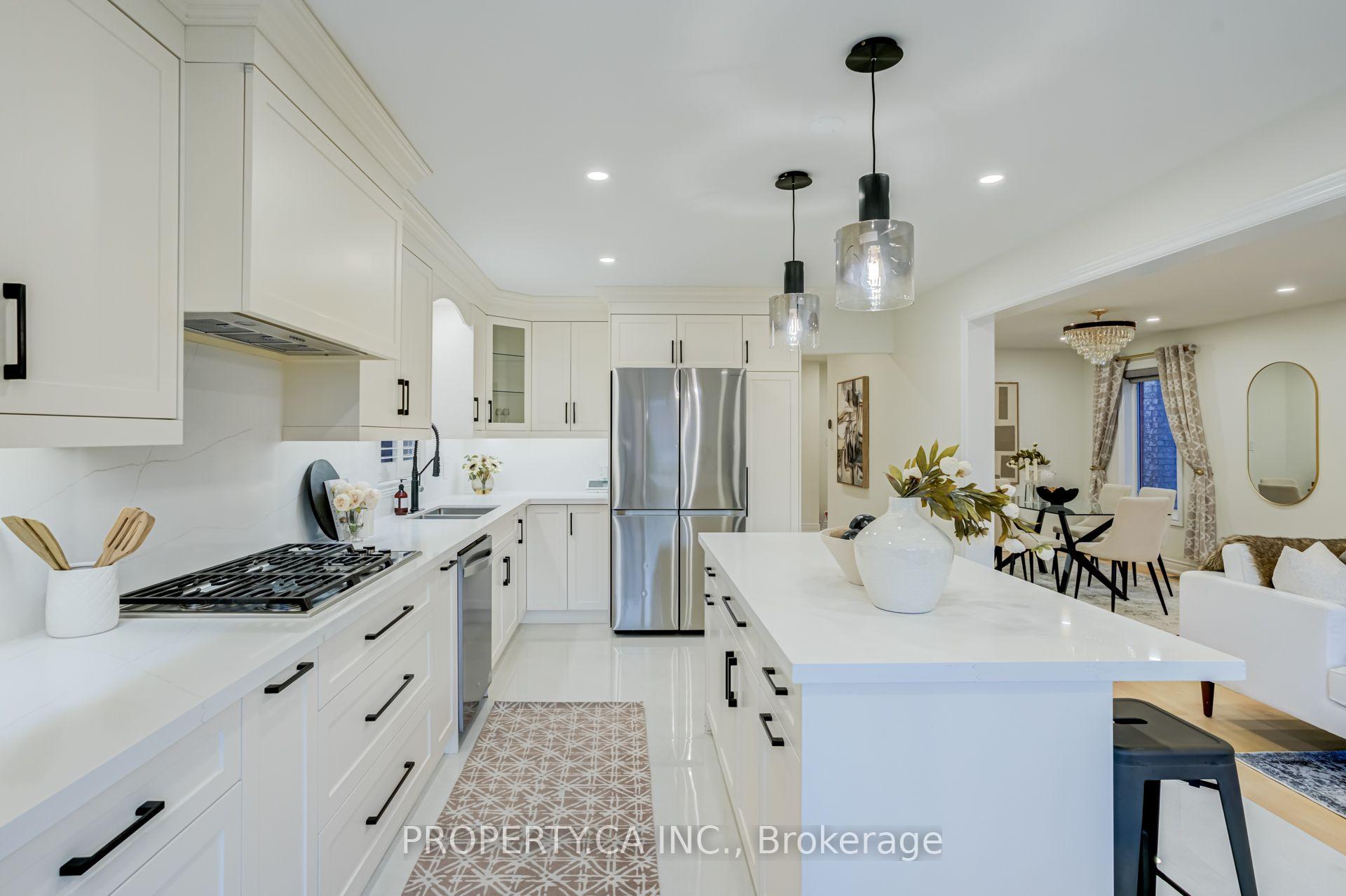 Photo 11 of 131 Giotto Crescent, Vaughan, Maple — HOMEH