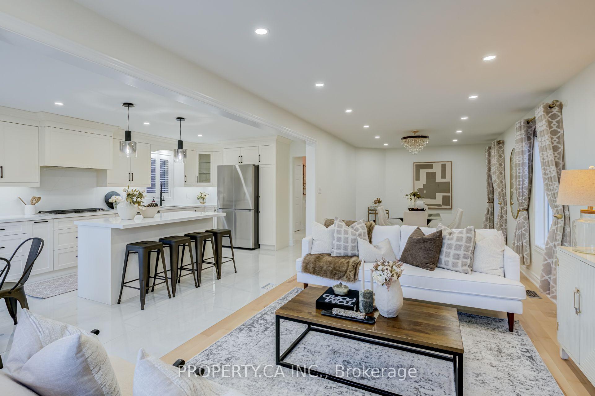 Photo 13 of 131 Giotto Crescent, Vaughan, Maple — HOMEH