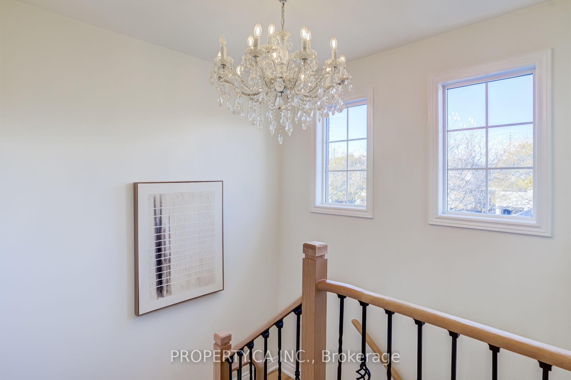 Photo 20 of 131 Giotto Crescent, Vaughan, Maple — HOMEH