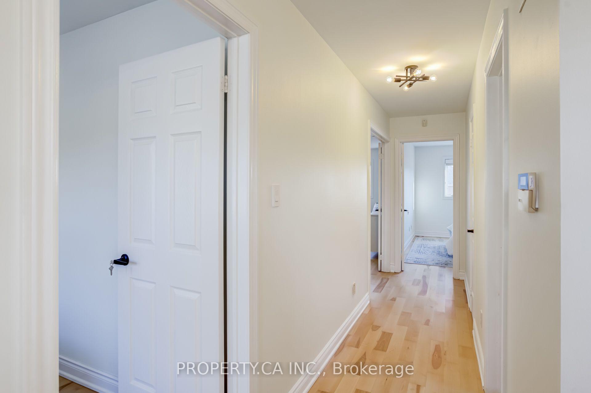 Photo 21 of 131 Giotto Crescent, Vaughan, Maple — HOMEH